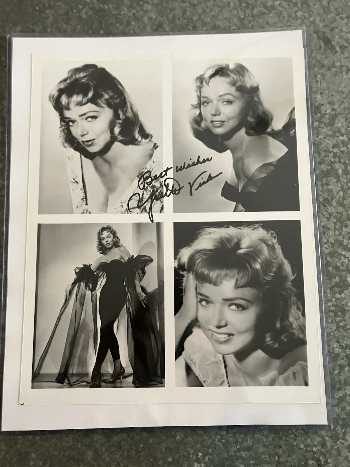 Yvette Vickers Signed Autograph 8X10 Photo Rare Attack Of The 50 Ft Woman PSA, изображение 2