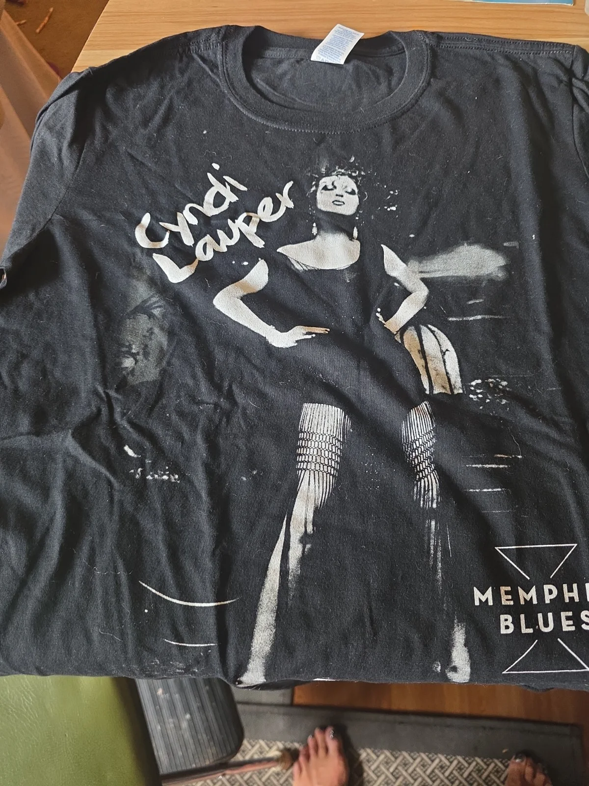 CYNDI LAUPER... To Memphis With Love CD / DVD - SIGNED With Bonus T Shirt, изображение 3