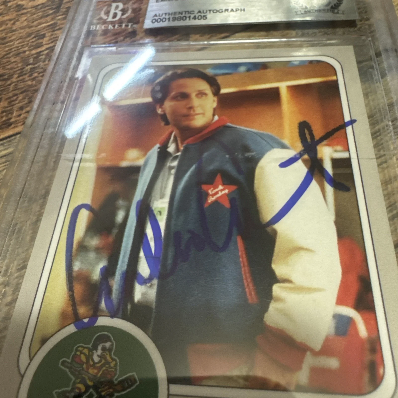 EMILIO ESTEVEZ — EMILIO ESTEVEZ SIGNED AUTOGRAPH SLABBED THE MIGHTY DUCKS CUSTOM CARD BAS AUTHENT, изображение 3