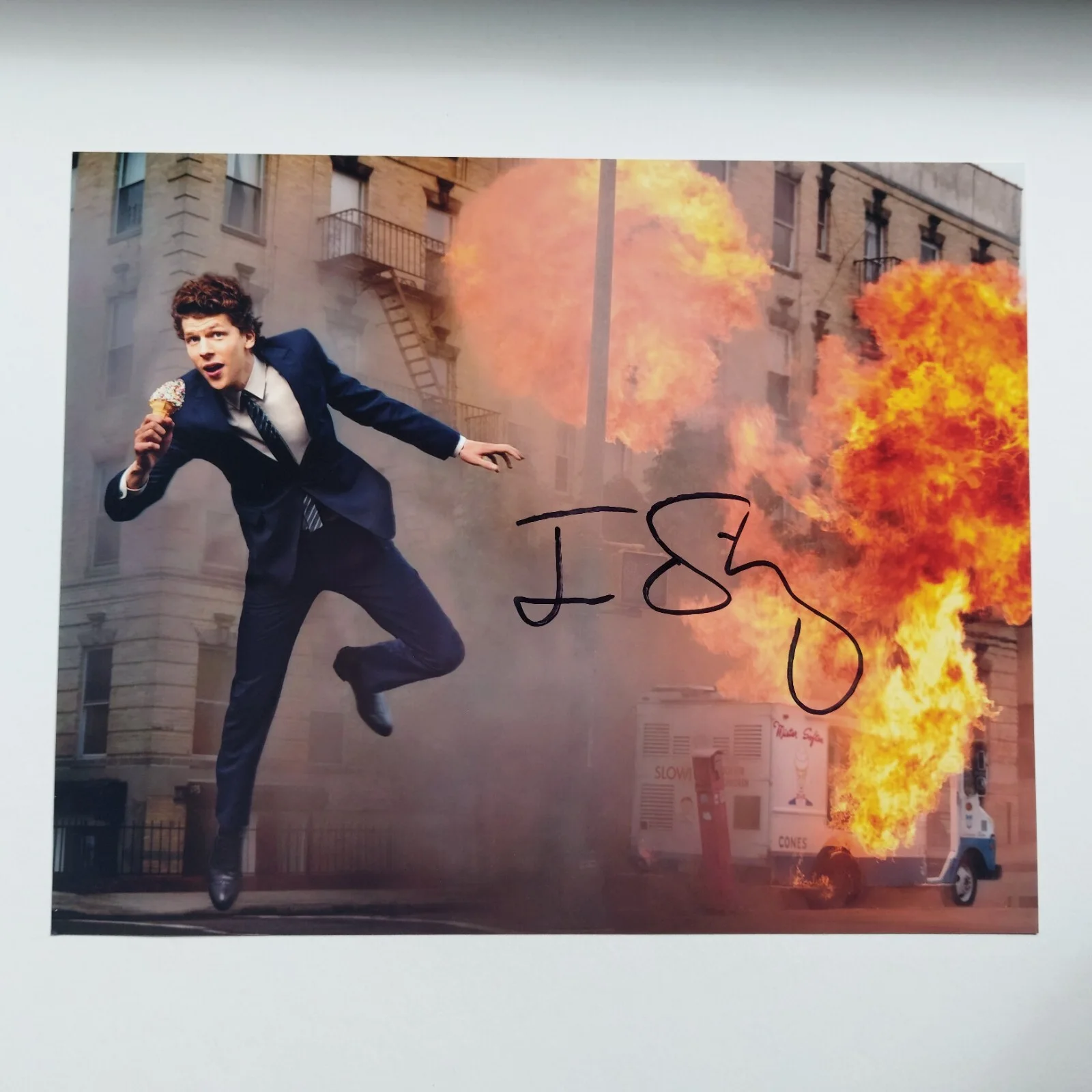 Jesse Eisenberg — Jesse Eisenberg Signed Autographed 8x10 Photo The Social Network Lex Luthor, изображение 2