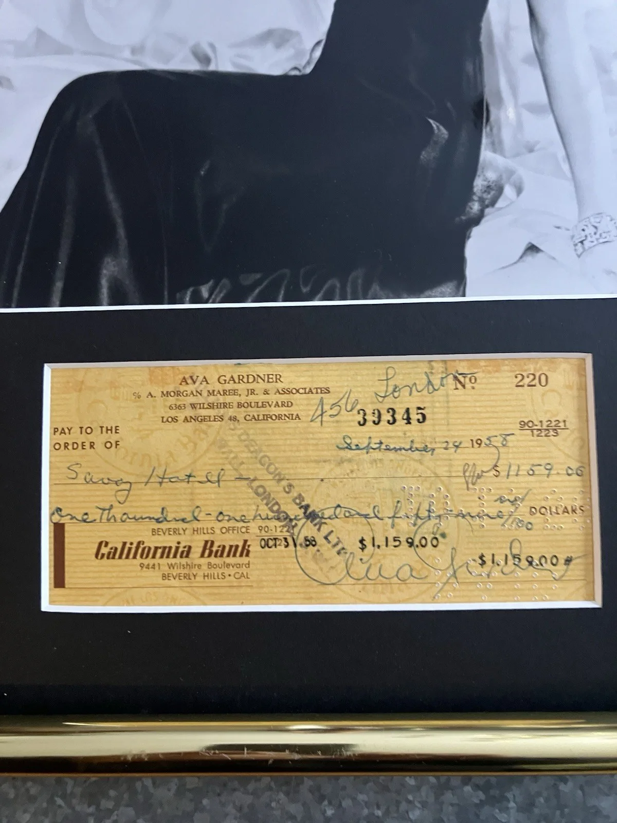 Ava Gardner — AVA GARDNER SIGNED AUTOGRAPH CHECK IN FRAME WITH PHOTO PSA DNA LOA, image 4