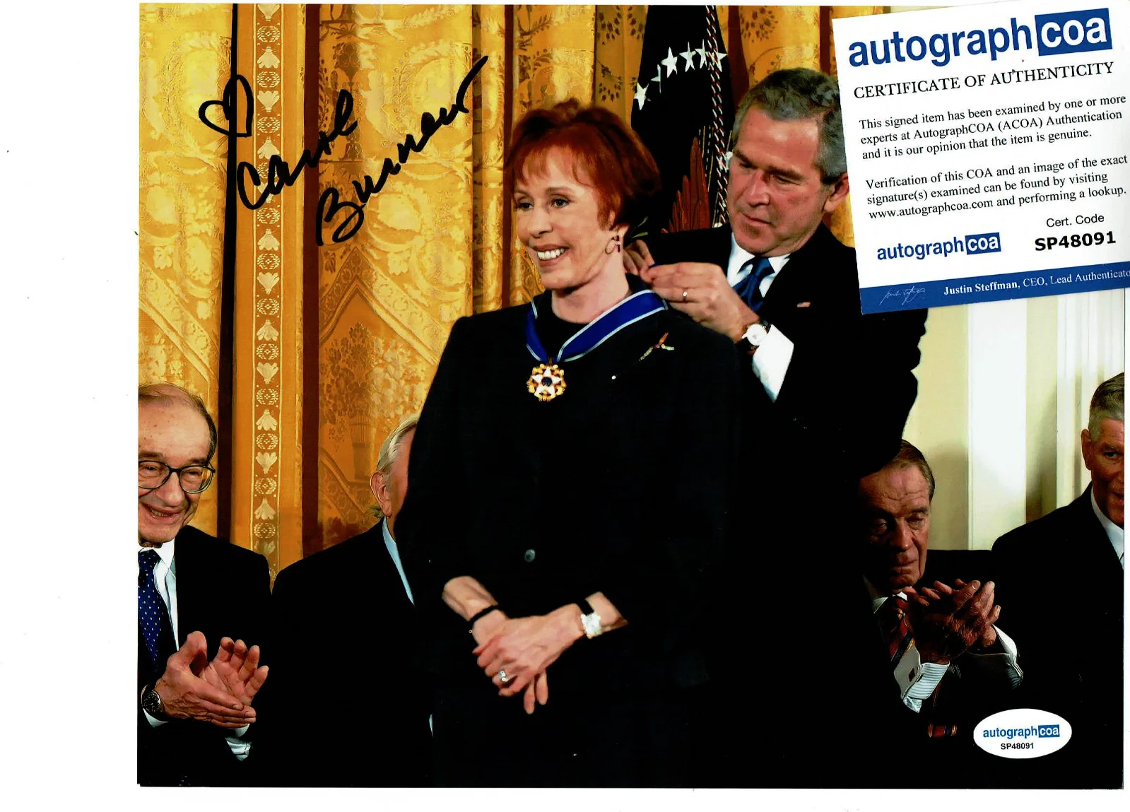 Carol Burnett — Actress Comedian Carol Burnett autographed 8x10 photowith President Bush -Cert