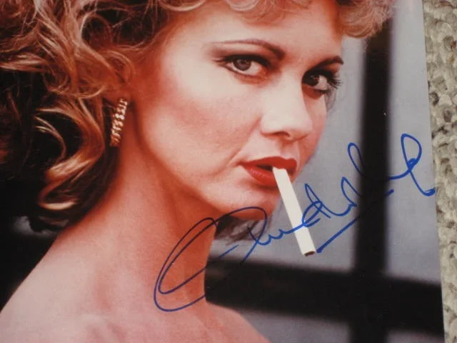 Authentic Signed Olivia Newton John 8" x 10" Color Photo as Sandy from Grease, изображение 2