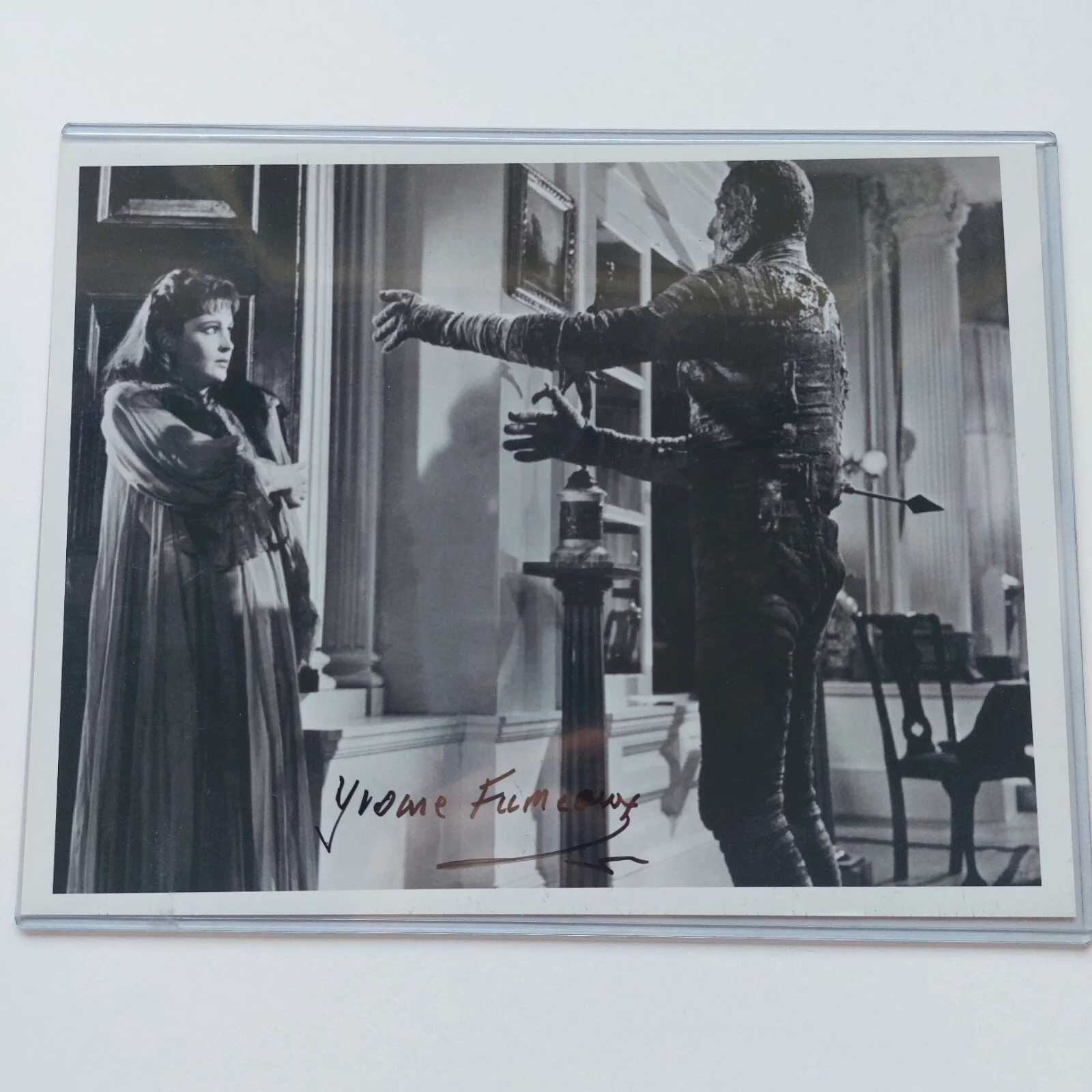 Yvonne Furneaux — Yvonne Furneaux Signed The Mummy 1959 Photo Hammer Horror French Actress, изображение 2
