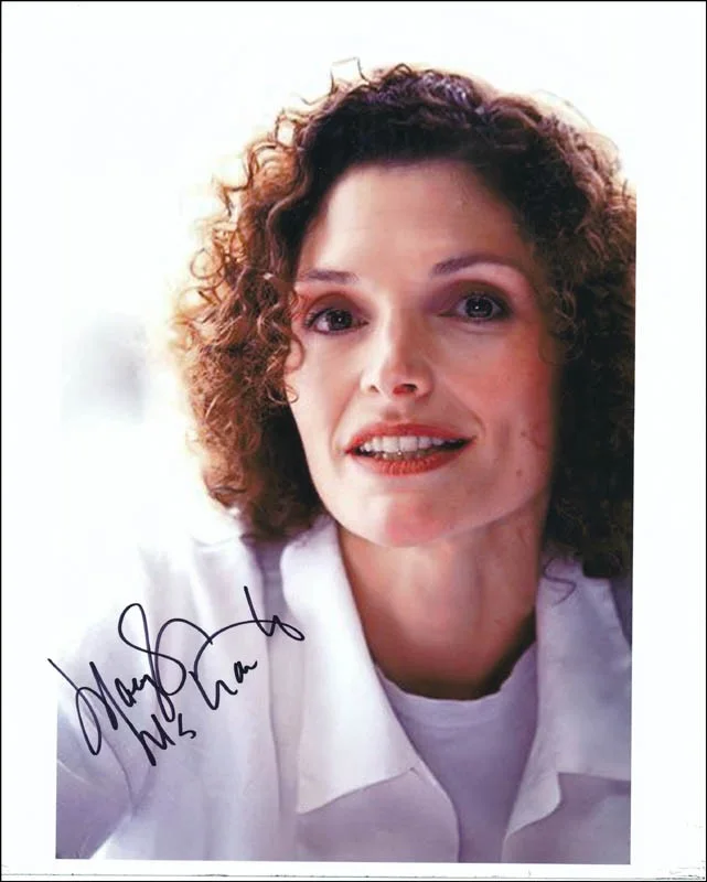 Mary Elizabeth Mastrantonio — MARY ELIZABETH MASTRANTONIO - AUTOGRAPHED SIGNED PHOTOGRAPH