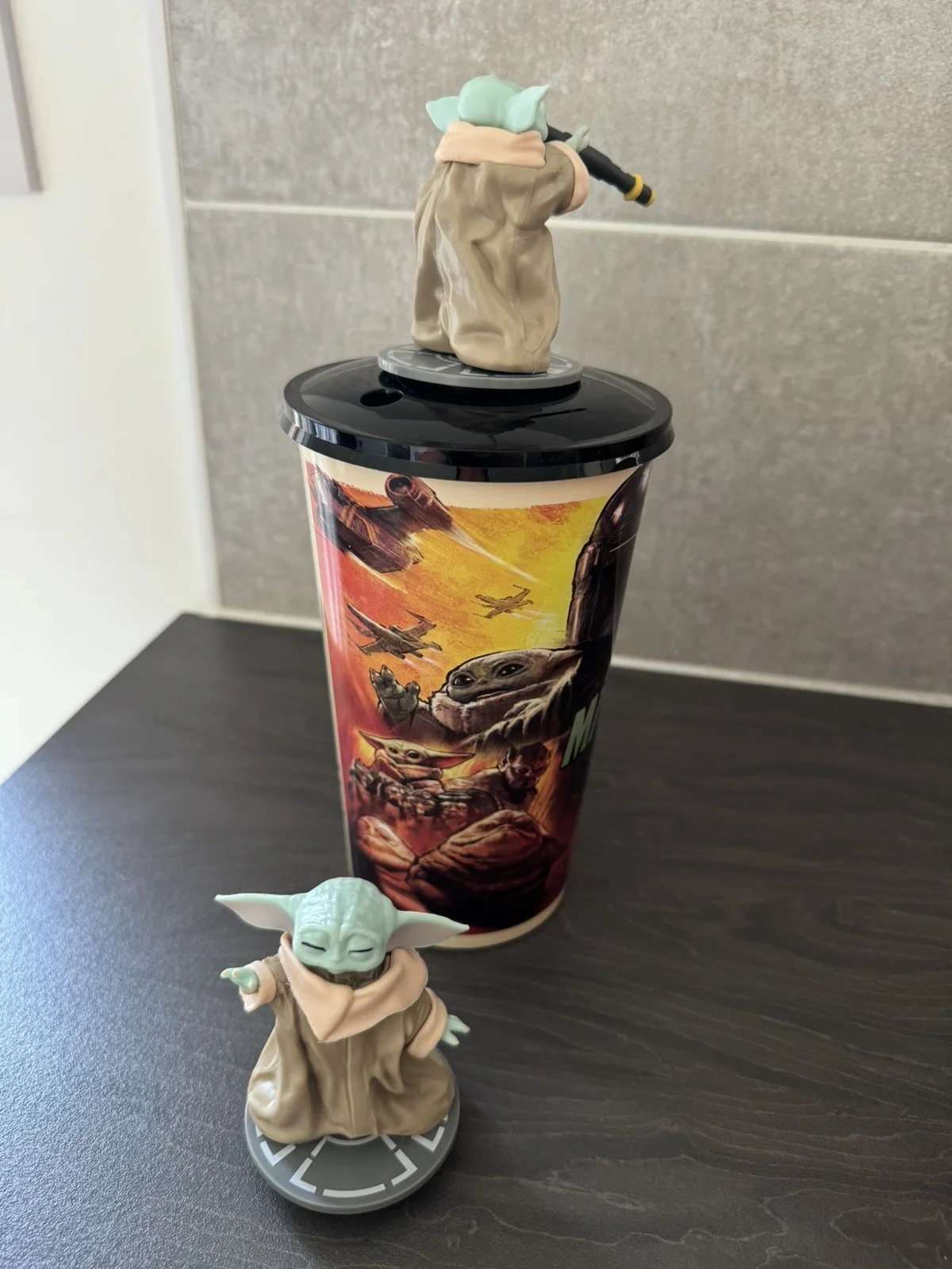 The Mandalorian And Grogu Popcorn Bucket + Cup With Figure Odeon Official Merch, изображение 2
