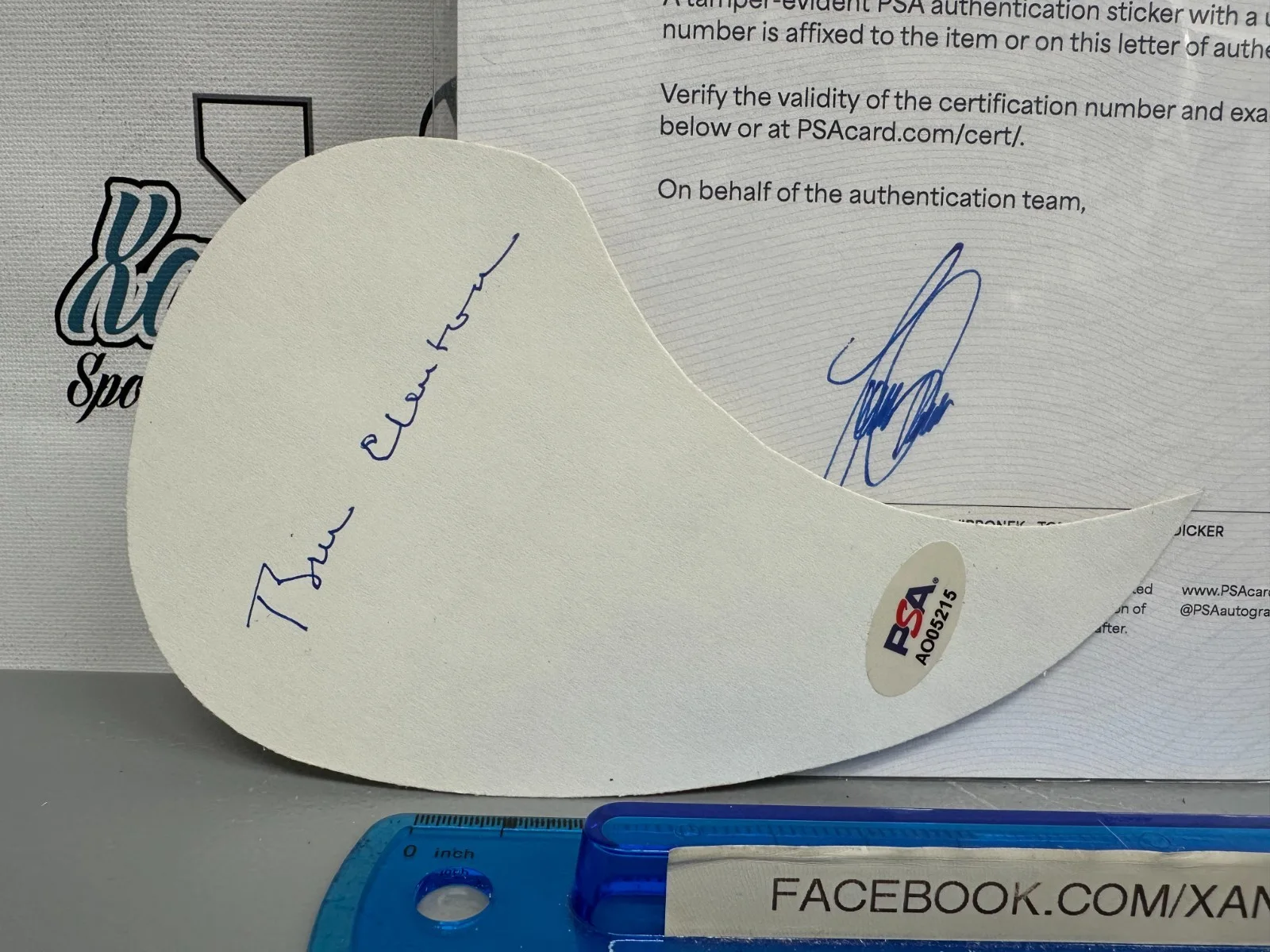 BILL CLINTON SIGNED AUTOGRAPHED WHITE GUITAR ACOUSTIC PICK GUARD-PSA COA LOA, image 2