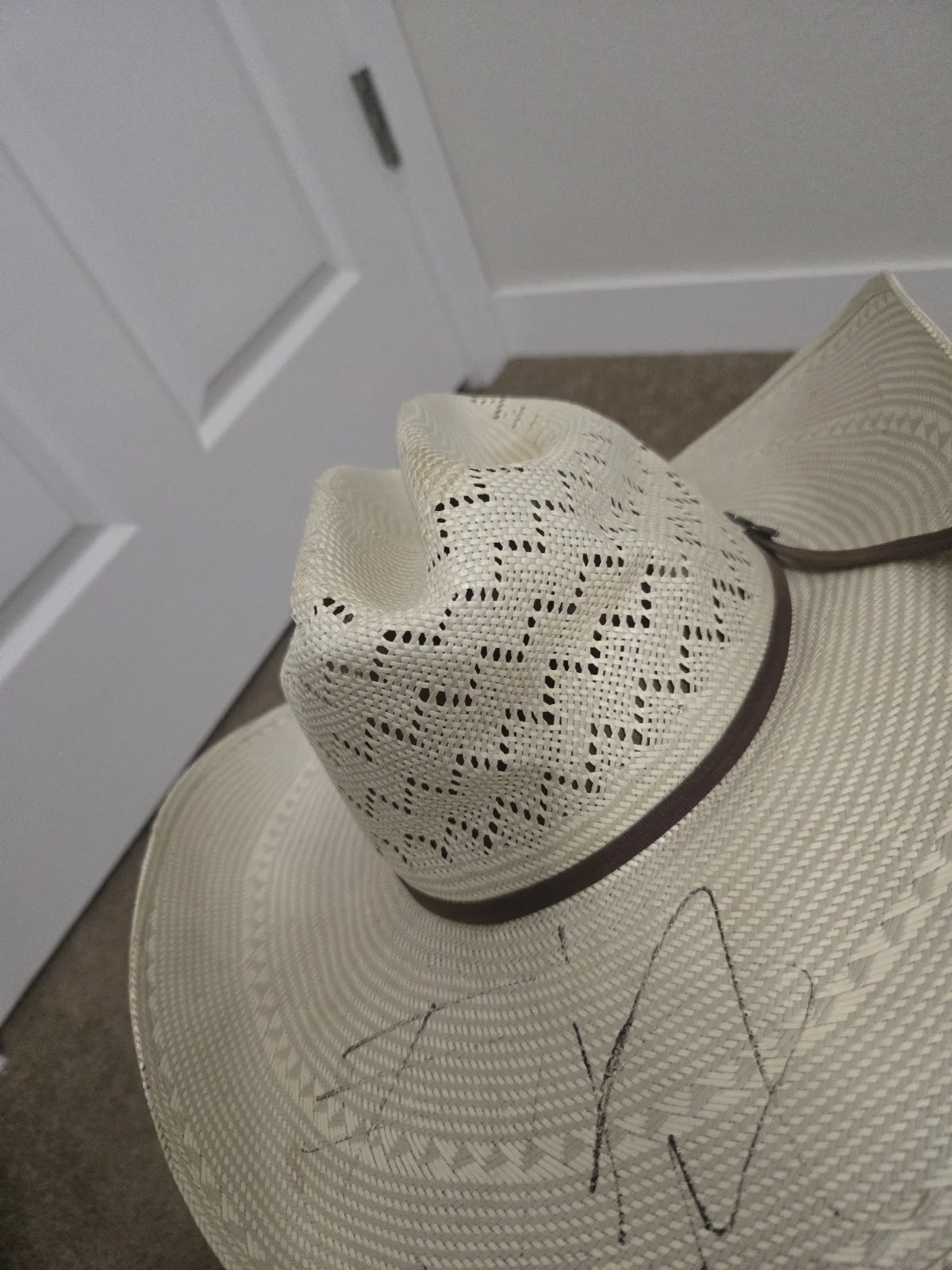 Cowboy Hat Autographed By Thomas Rhett, Laine Hardy, Kip Moore, изображение 4