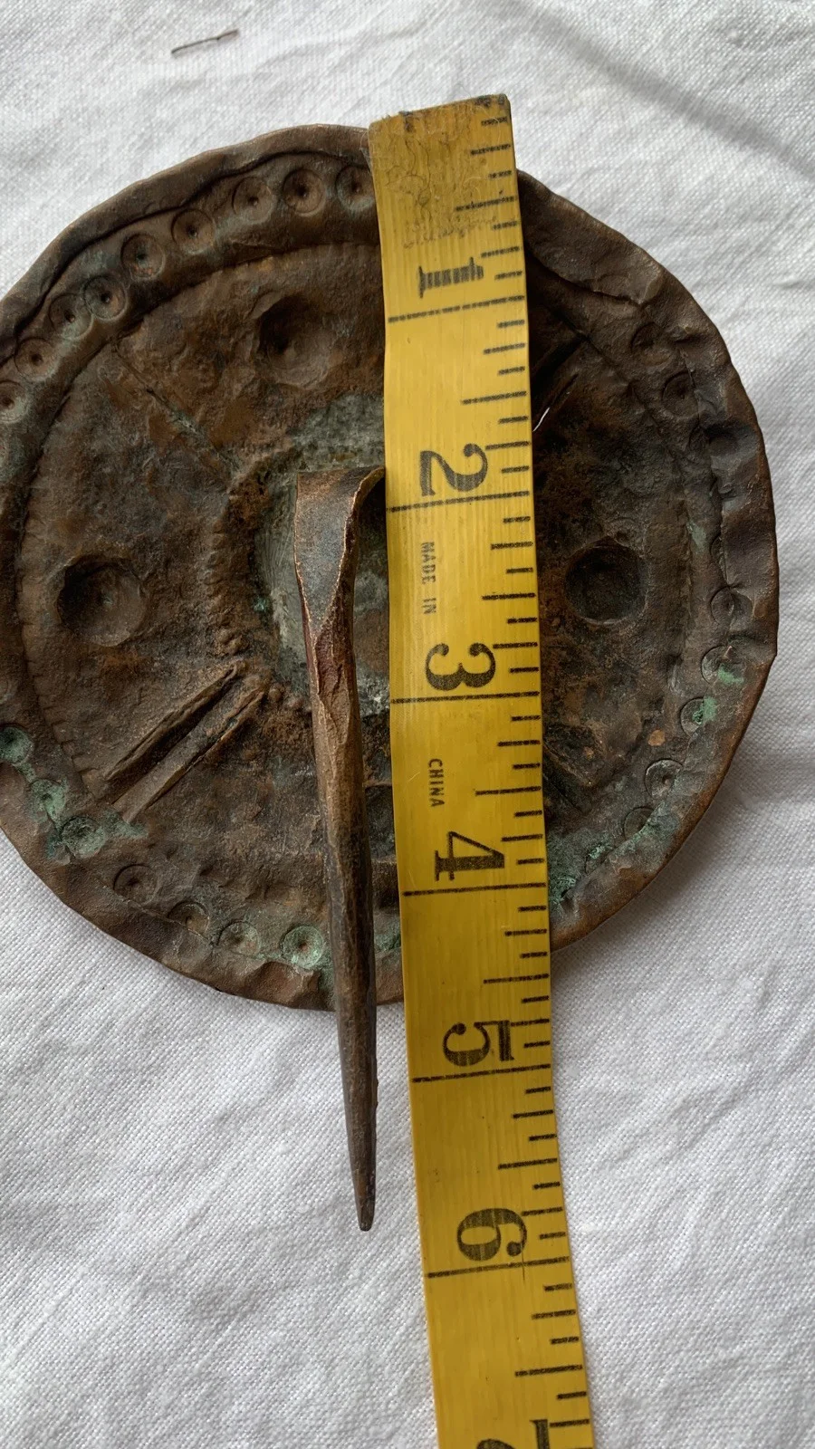 Huge 5” Metal Copper Hand-forged Shield Costume Brooch Re-enactment Film Theatre, изображение 4