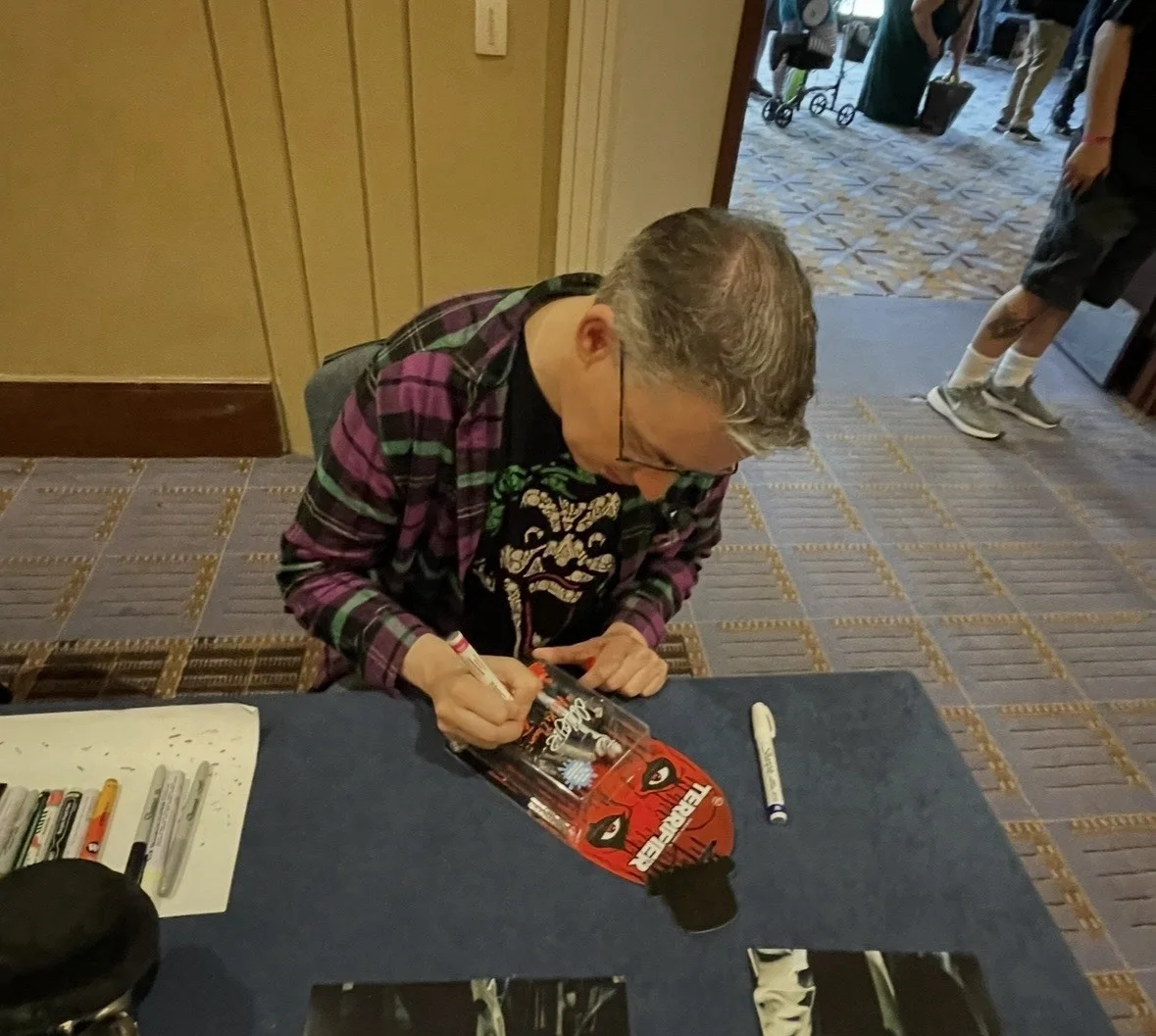 David Howard Thornton — Art The Clown SIGNED Figure David Howard Thornton Terrifier PHOTO PROOF Bloody, image 3