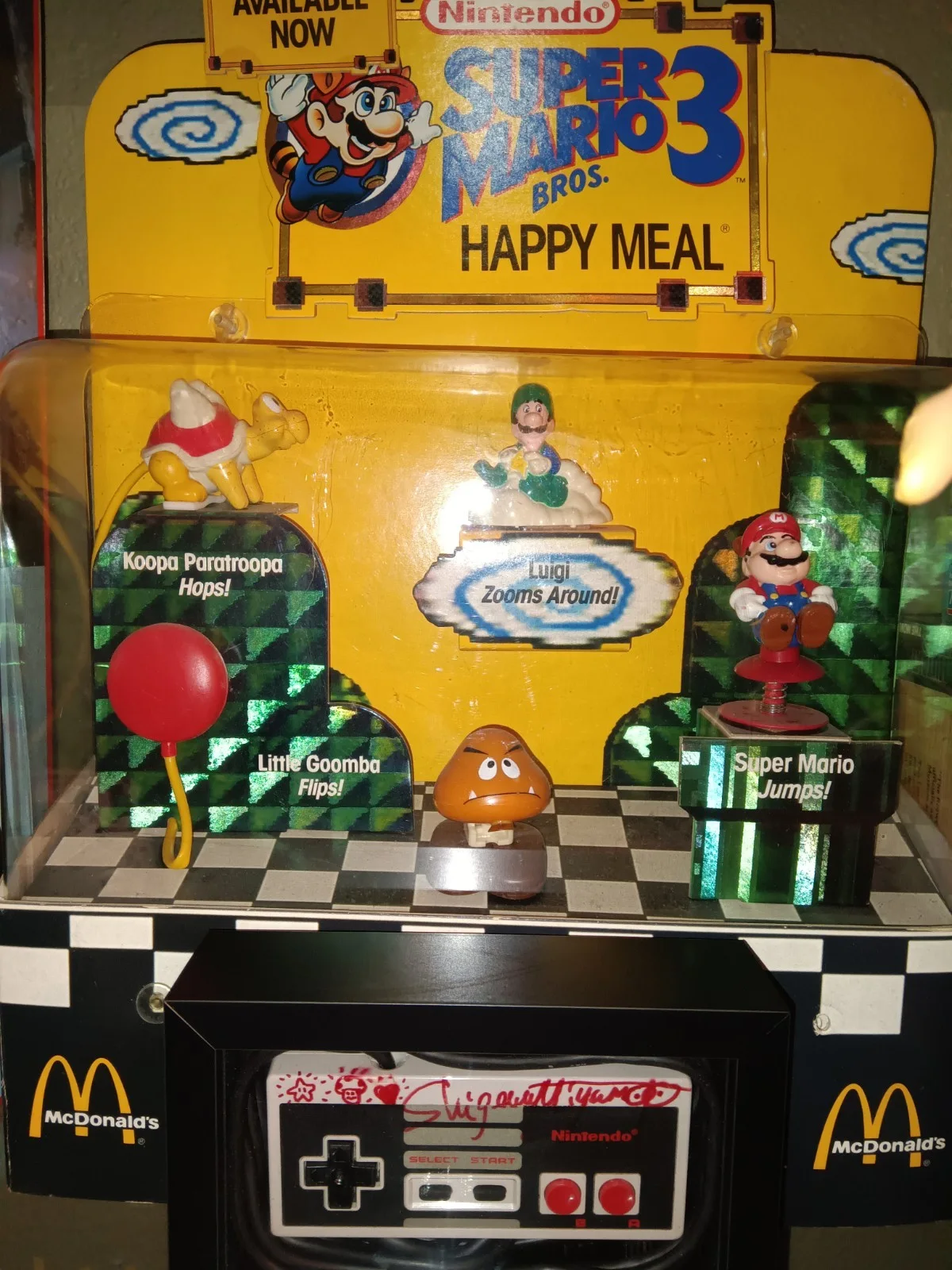 Shigeru Miyamoto — SHIGERU MIYAMOTO 1997 SIGNED & Sketches NINTENDO CONTROLLER AUTOGRAPH NES, image 3