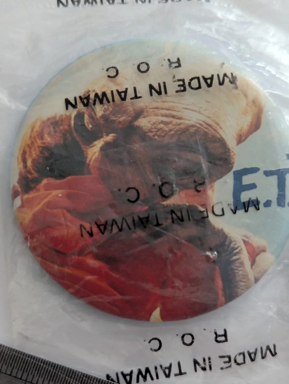 Vintage ET Extra Terrestrial Pin Badges One Sealed, image 2