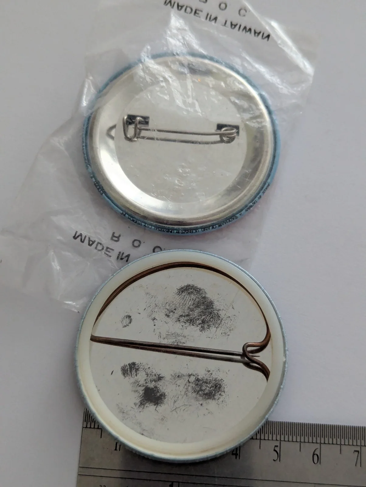 Vintage ET Extra Terrestrial Pin Badges One Sealed, image 4