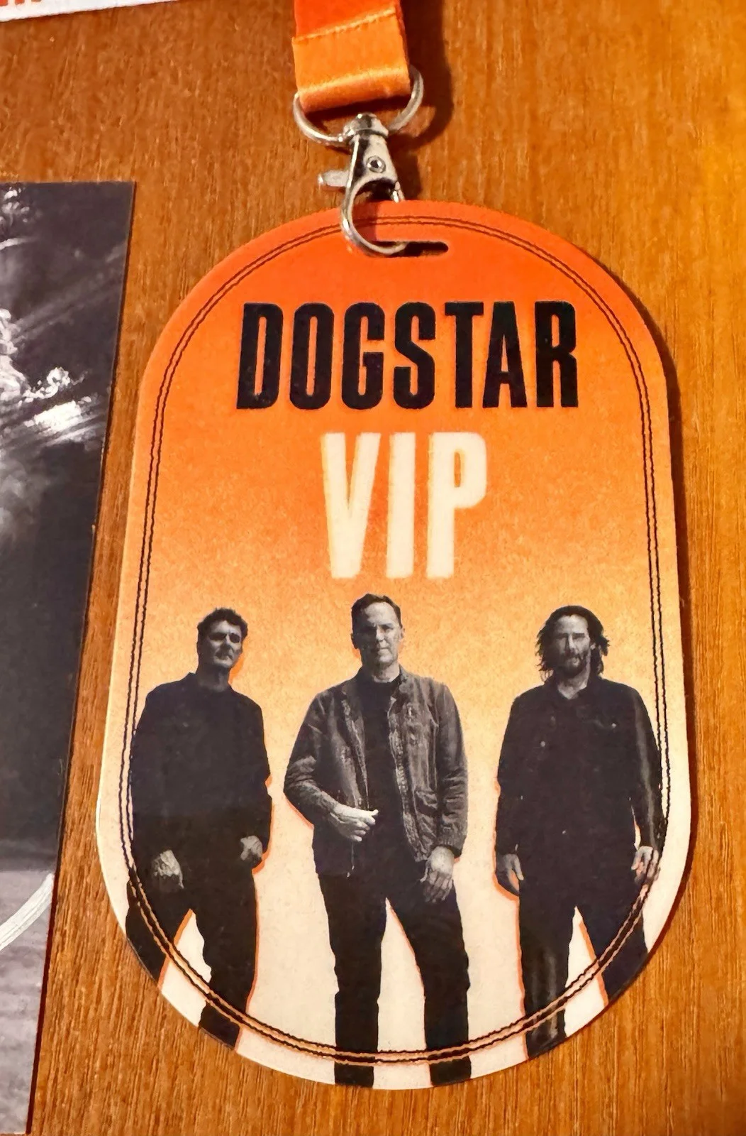 DOGSTAR SIGNED PHOTO & 2024 VIP Meet & Greet LAMINATE PASS Keanu Reeves!, изображение 3