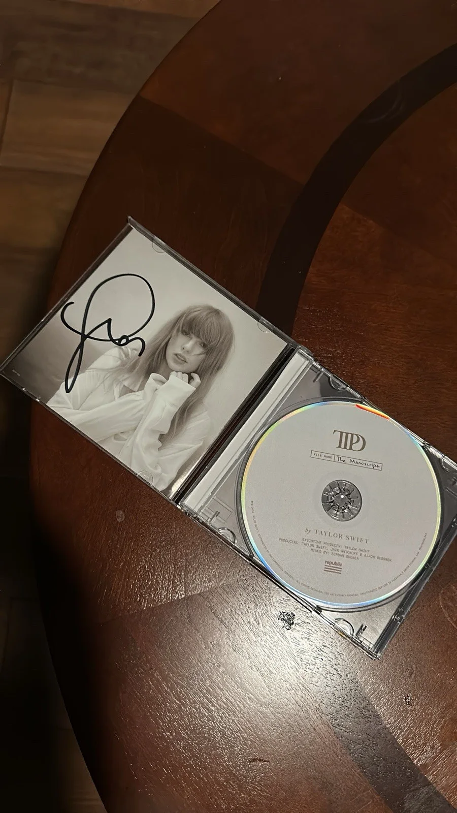 Taylor Swift the Tortured Poets Department Signed Cd, image 2