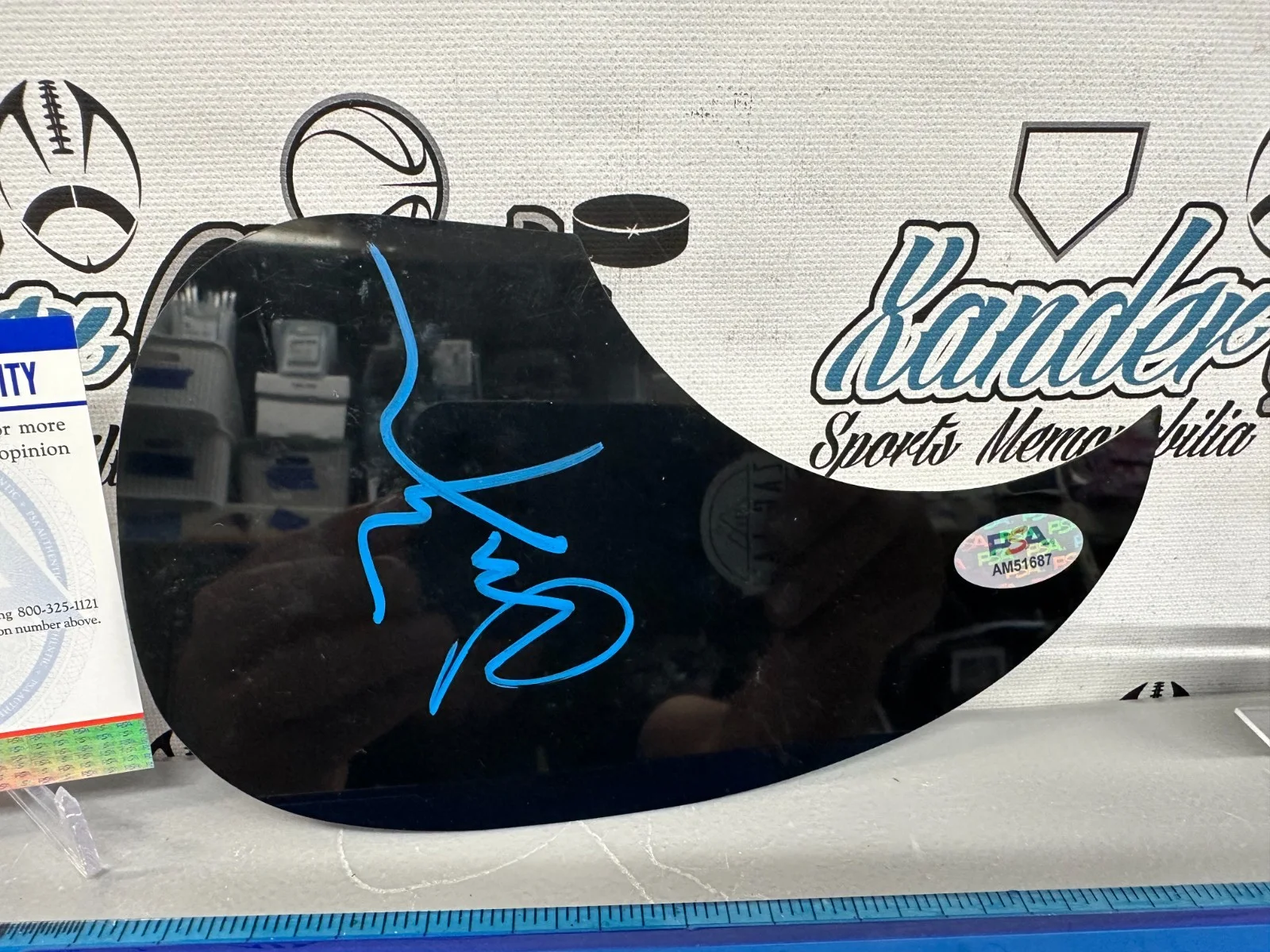 JERRY HAIRSTON TALKING HEADS SIGNED AUTOGRAPHED BLACK GUITAR PICK GUARD-PSA COA, изображение 2