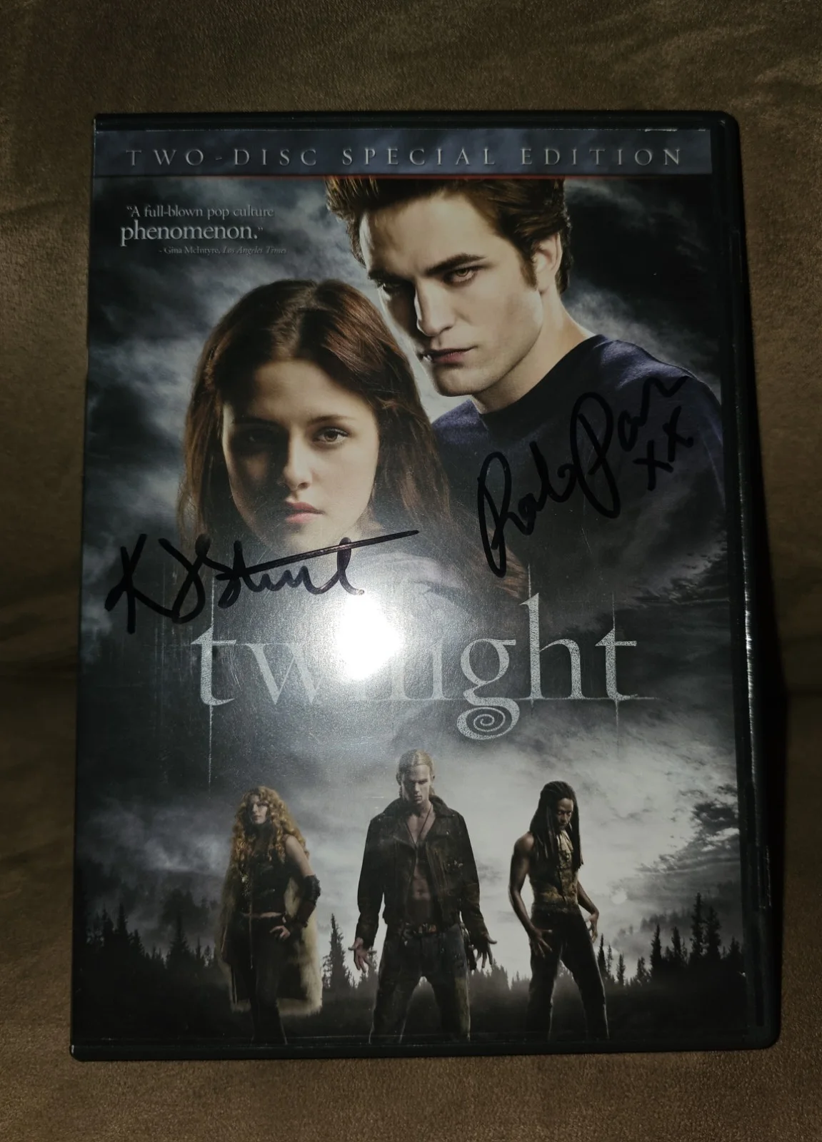Robert Pattinson & Kristen Stewart — Robert Pattinson & Kristen Stewart Twilight SIGNED DVD - Twilight Autograph