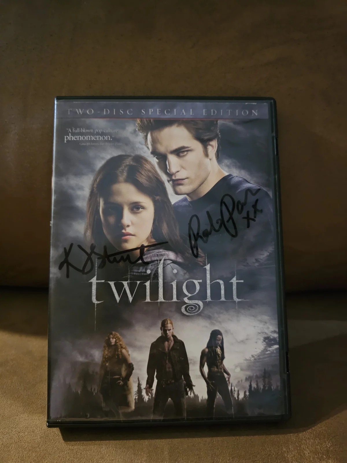 Robert Pattinson, Kristen Stewart — Robert Pattinson & Kristen Stewart Twilight SIGNED DVD - Twilight Autograph, изображение 2