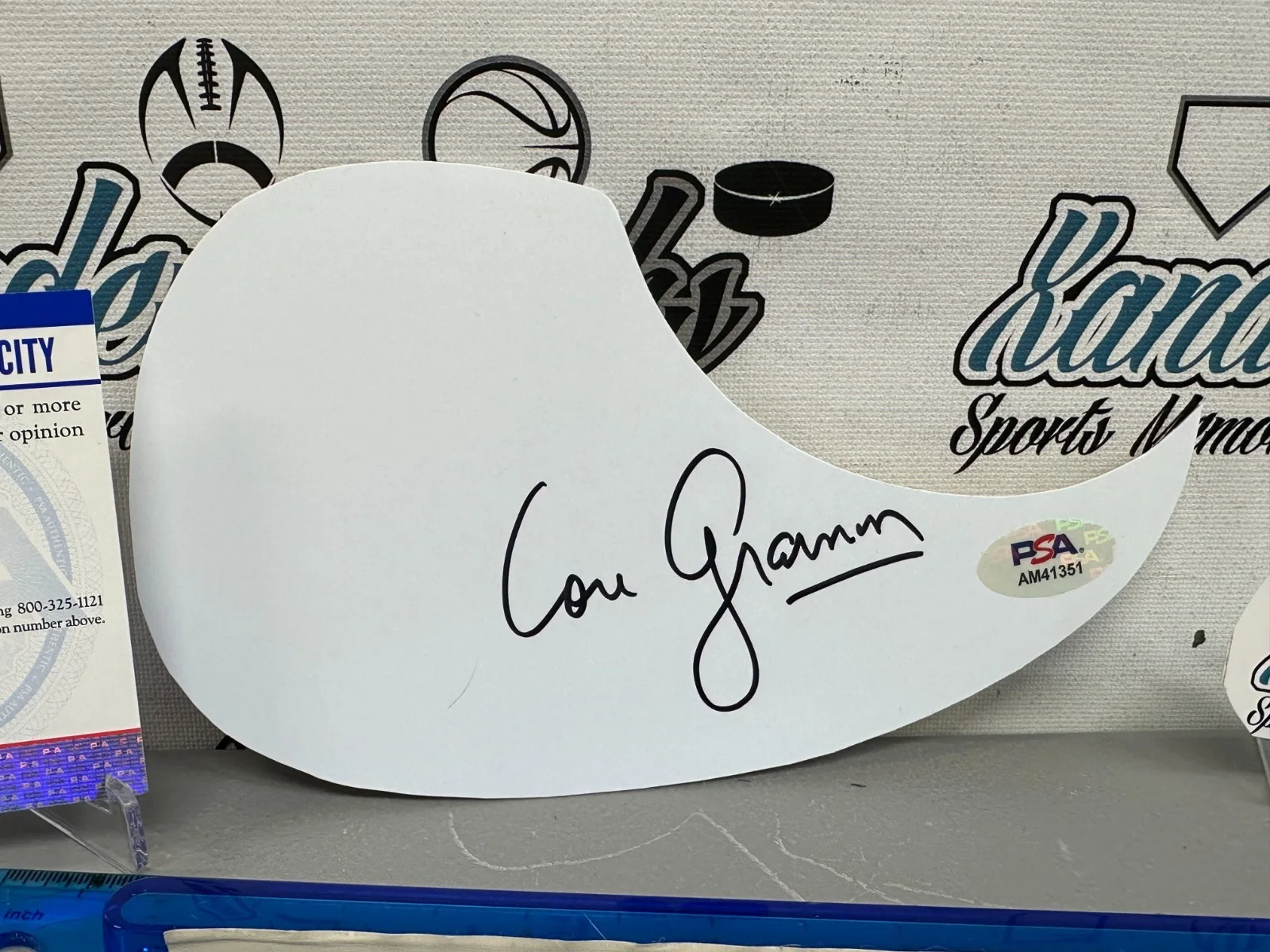LOU GRAMM FOREIGNER SIGNED AUTOGRAPHED WHITE GUITAR ACOUSTIC PICK GUARD-PSA COA, изображение 2