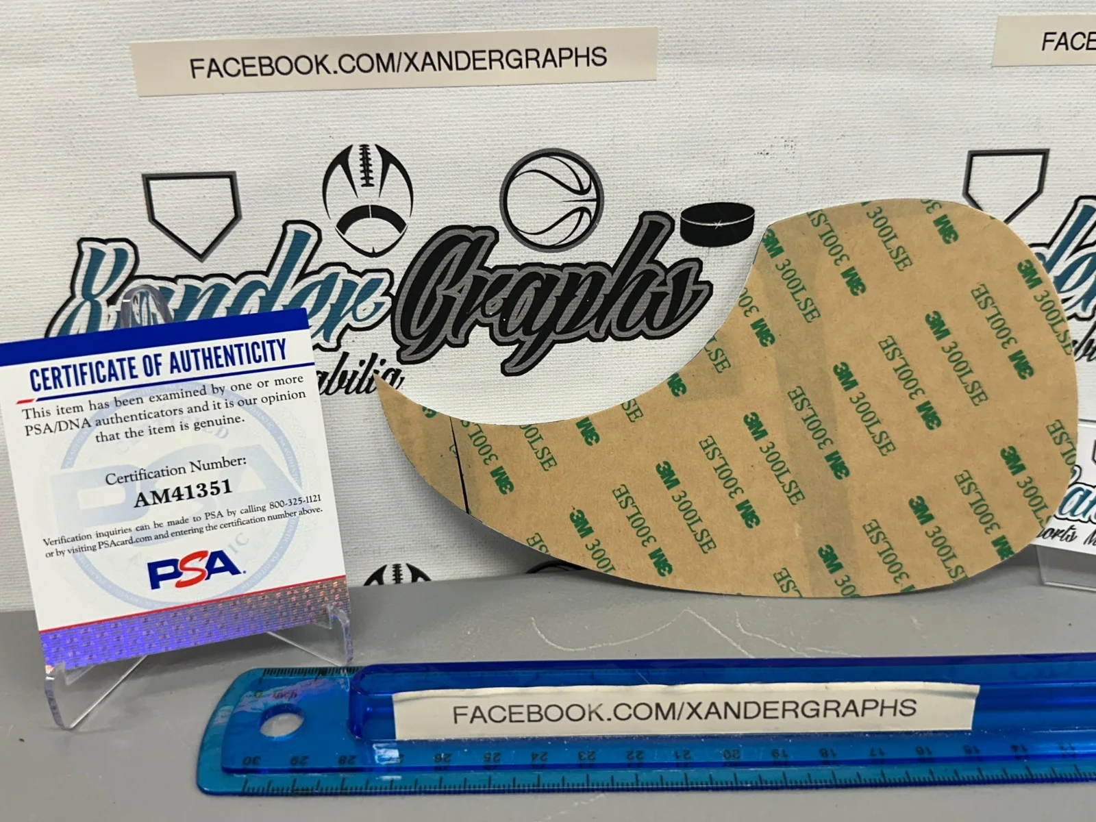 LOU GRAMM FOREIGNER SIGNED AUTOGRAPHED WHITE GUITAR ACOUSTIC PICK GUARD-PSA COA, изображение 3