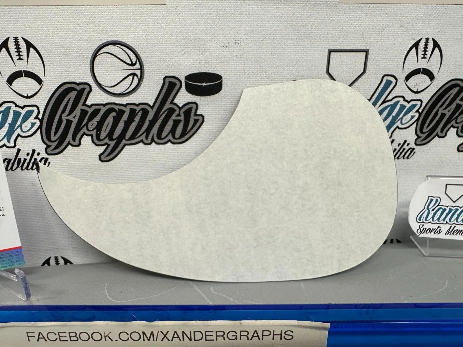 RICKY SKAGGS COUNTRY SIGNED AUTOGRAPHED BLACK GUITAR ACOUSTIC PICK GUARD-PSA COA, изображение 3