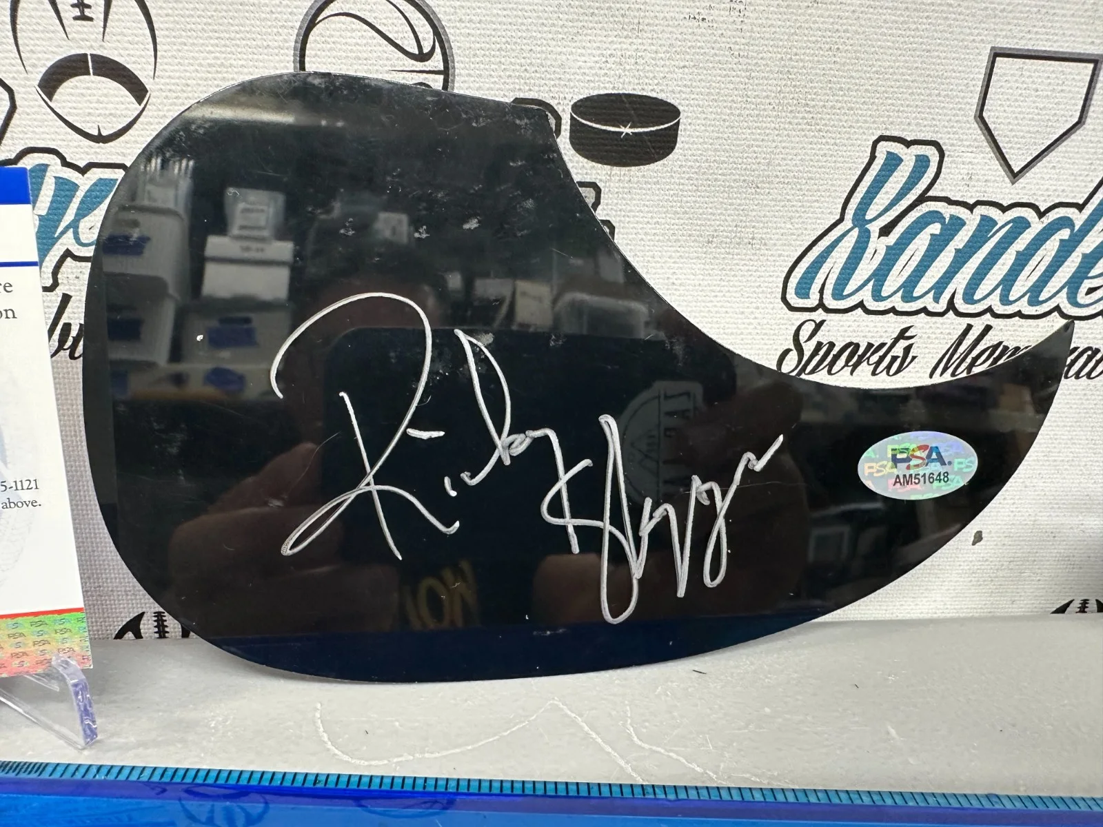 RICKY SKAGGS COUNTRY AUTOGRAFADO AUTOGRAFADO GUITARRA PRETA PALHETA ACÚSTICA GUARDA-PSA CERTIFICADO DE AUTENTICIDADE, изображение 2