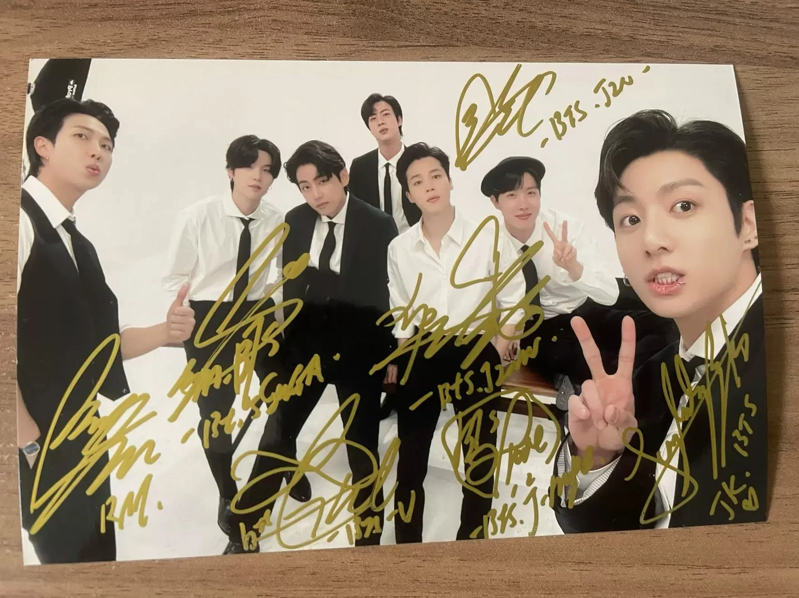 BTS — 2026 BTS Autographed Hand Signed Photo 4*6 K-POP Photo Collections