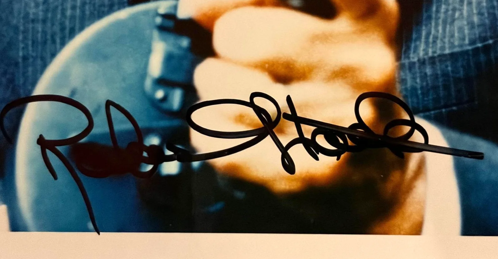 Robert Stack — ROBERT STACK SIGNED AUTOGRAPHED 8X10 PHOTO THE UNTOUCHABLES AIRPLANE PSA COA, image 3