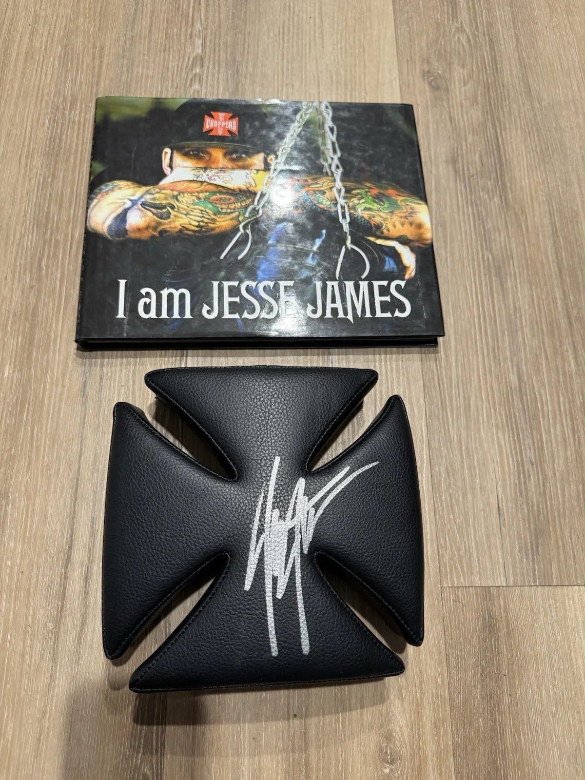 SUPER RARE COMBO: Jesse James Autographed Book & Autographed Chopper WCC Seat, изображение 2