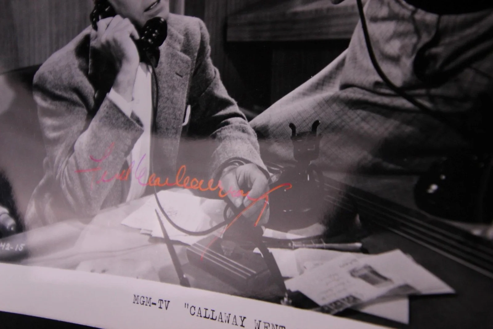 Fred MacMurray — FRED MACMURRAY (1908-1991) (DOUBLE INDEMNITY~THE APARTMENT) AUTOGRAPH PHOTO~, image 2
