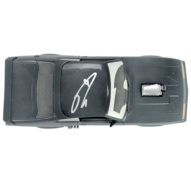 Tom Hardy — Tom Hardy Autographed Mad Max 1:18 Die-Cast V8 Interceptor 1973 Ford Falcon XB, изображение 3