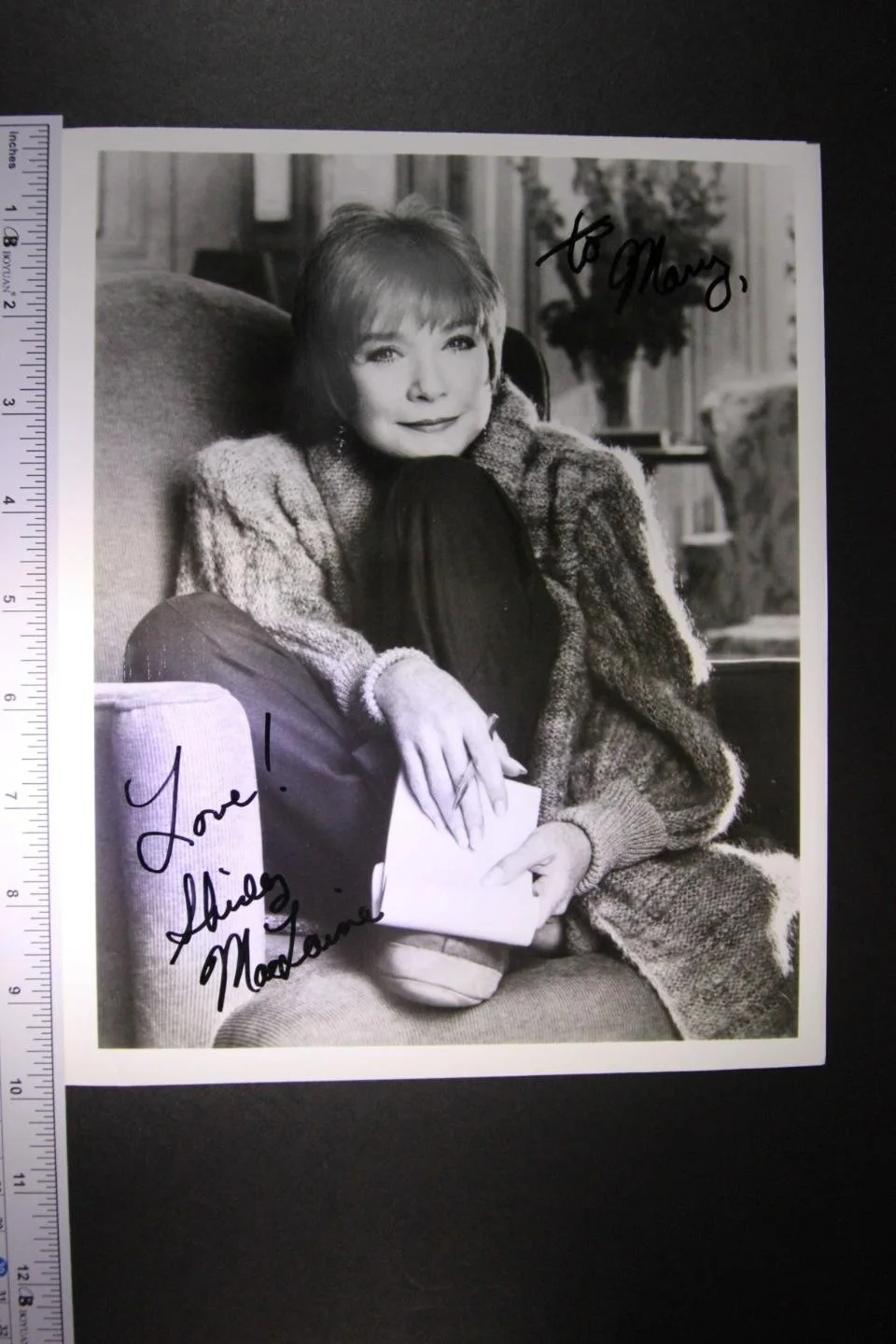 Shirley MacLaine — SHIRLEY MACLAINE (TERMS OF ENDEARMENT~THE APARTMENT) AUTOGRAPH PHOTO~