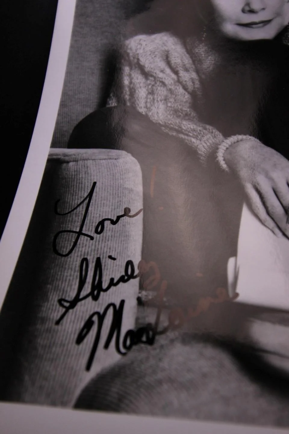 Shirley MacLaine — SHIRLEY MACLAINE (TERMS OF ENDEARMENT~THE APARTMENT) AUTOGRAPH PHOTO~, изображение 2
