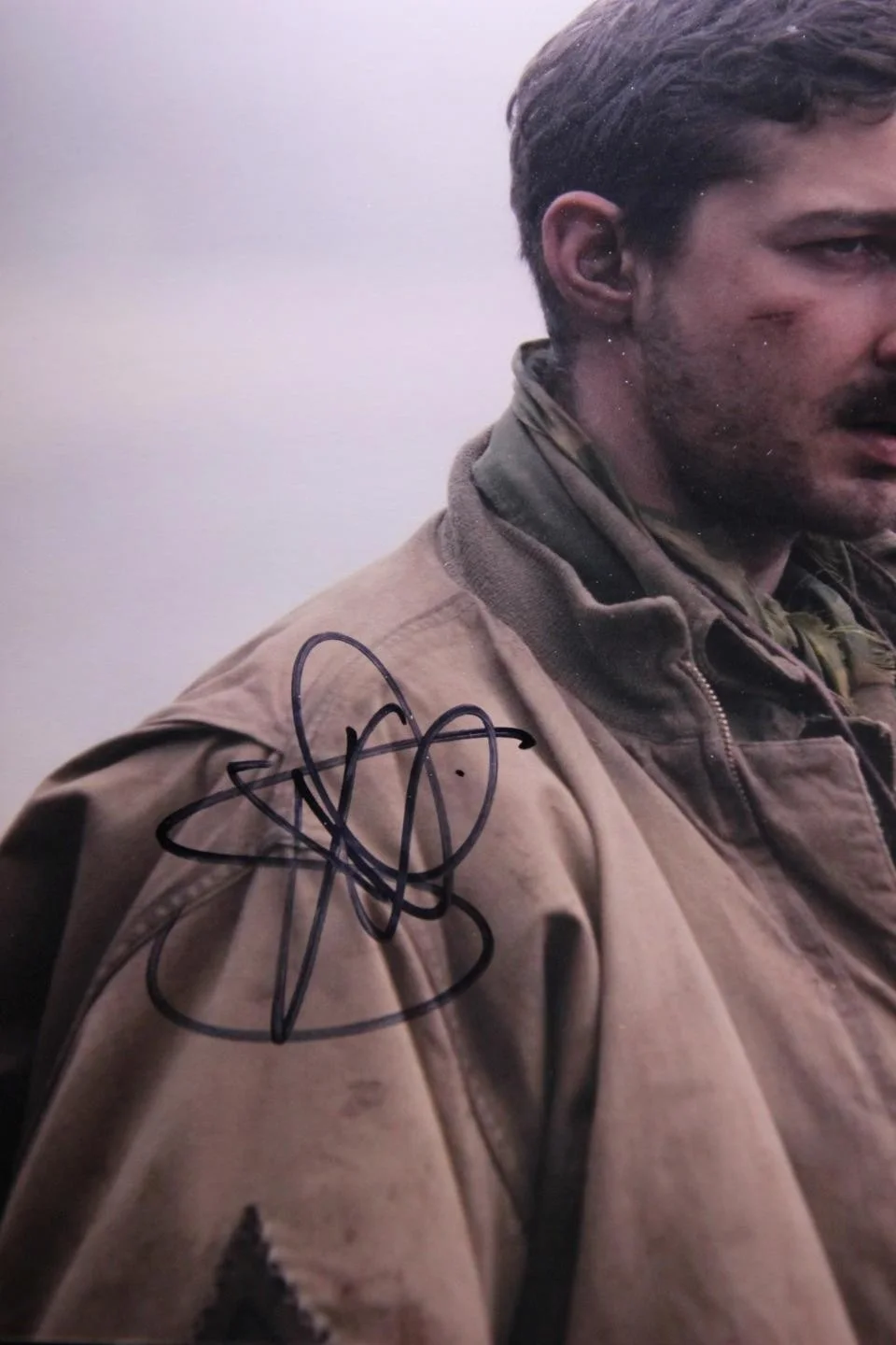 Shia LaBeouf — SHIA LEBEOUF (HONEY BOY~PEANUT BUTTER FALCON~HOLES~DISTURBIA) AUTOGRAPH PHOTO~, изображение 2