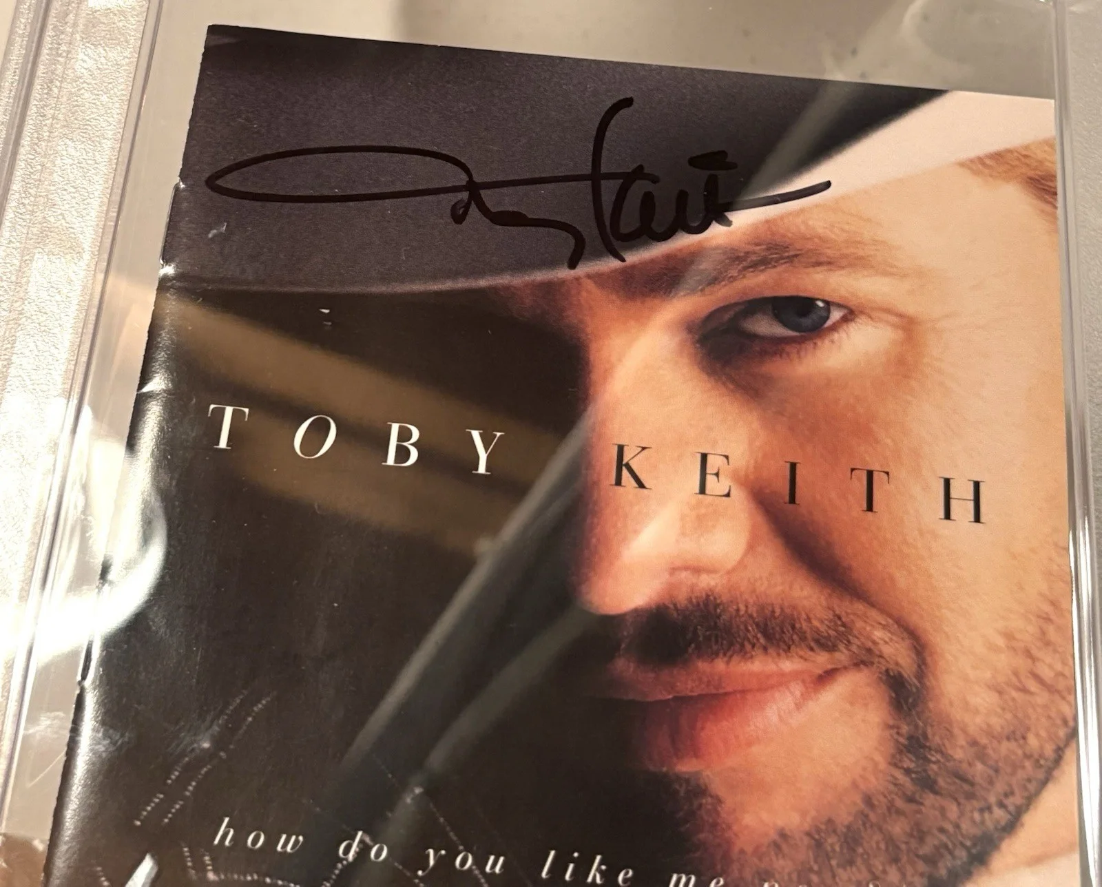 TOBY KEITH SIGNED PSA/DNA AUTHENTIC SLABBED CD How Do You Like Me Now, image 2