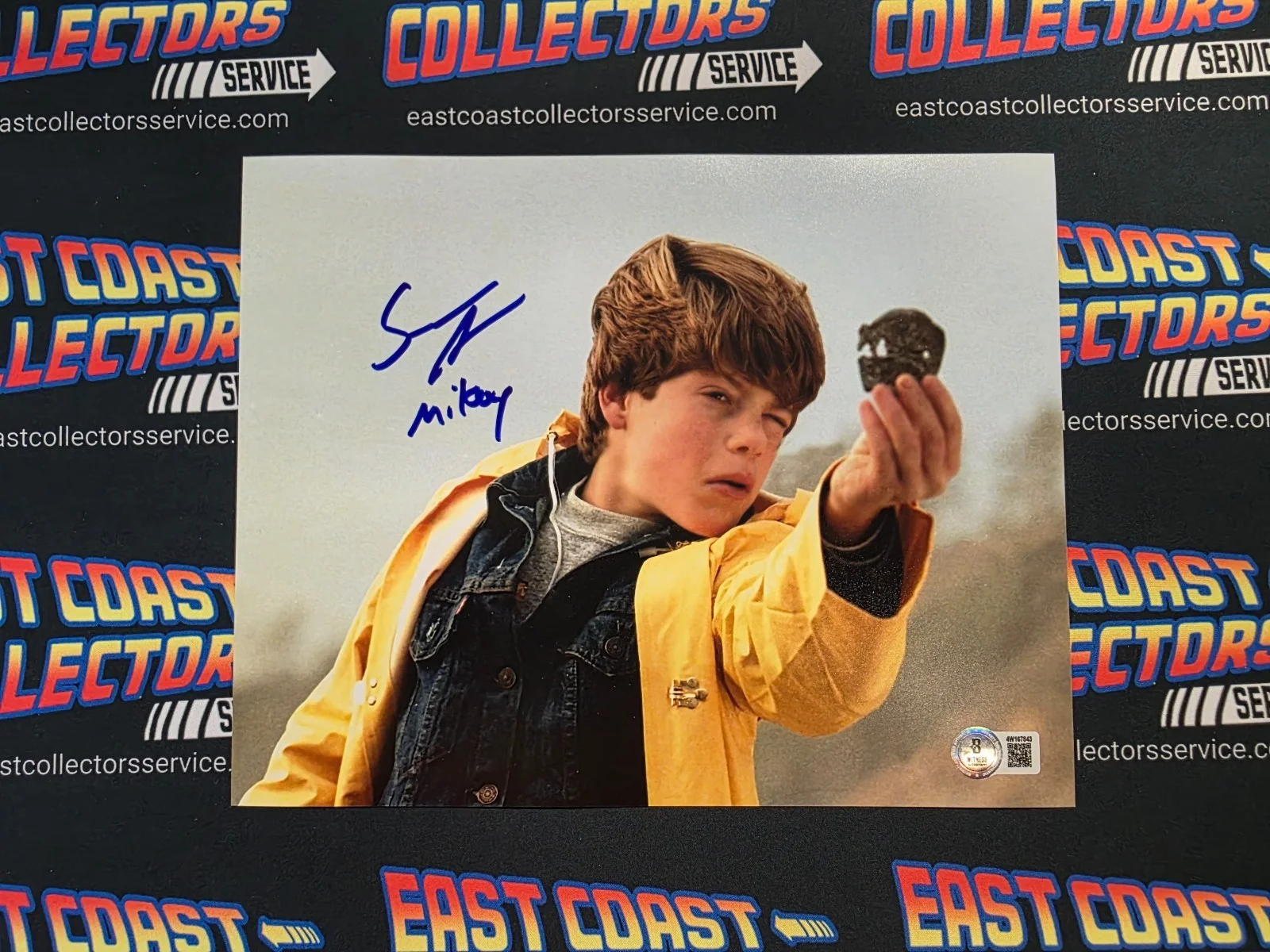 Sean Astin — Sean Astin signed 8x10 Beckett authentic Goonies, Lord of the Rings