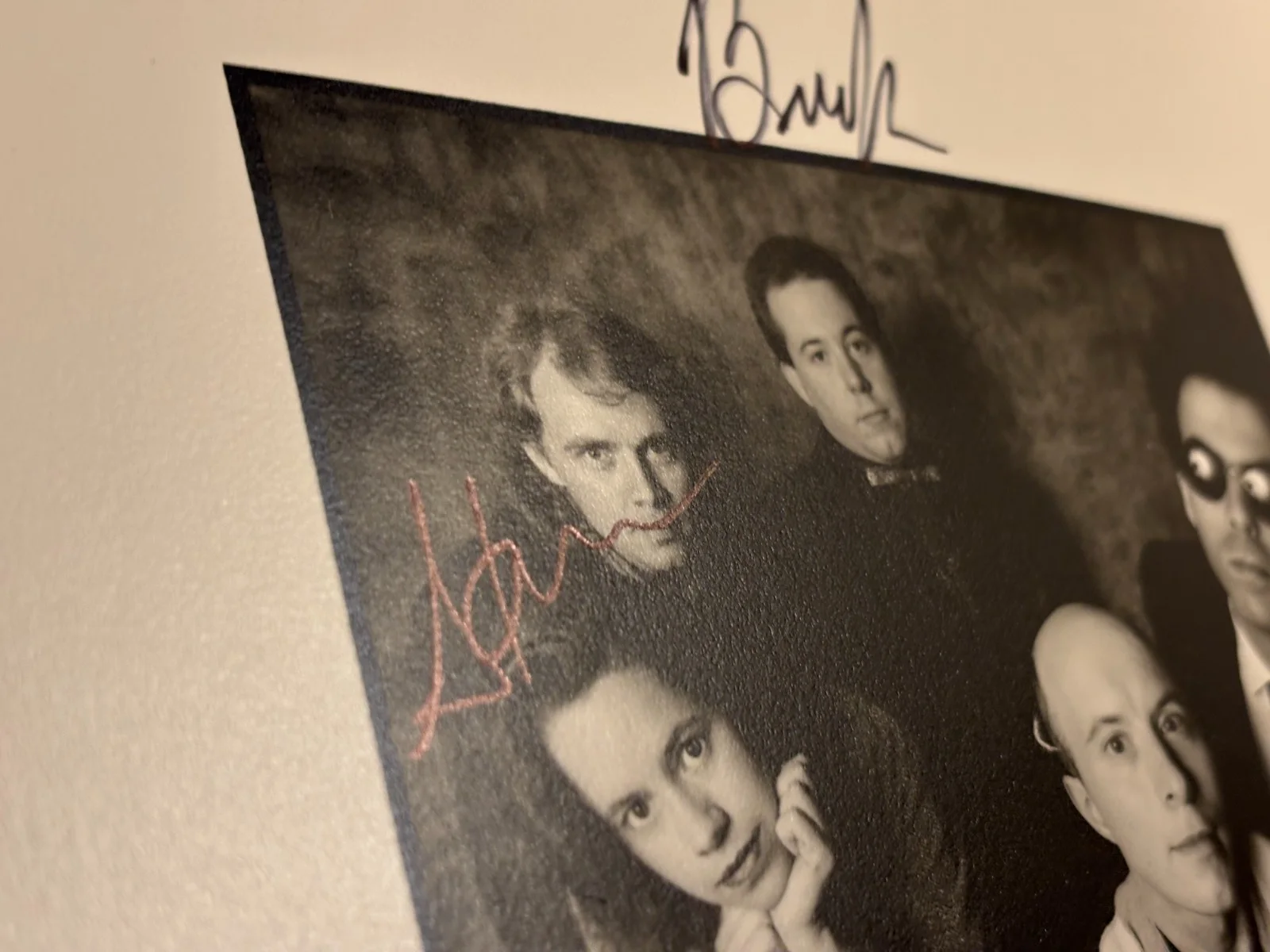 10,000 Maniacs Autographed Photo All Band Members From 80s Incl Natalie Merchant, изображение 4