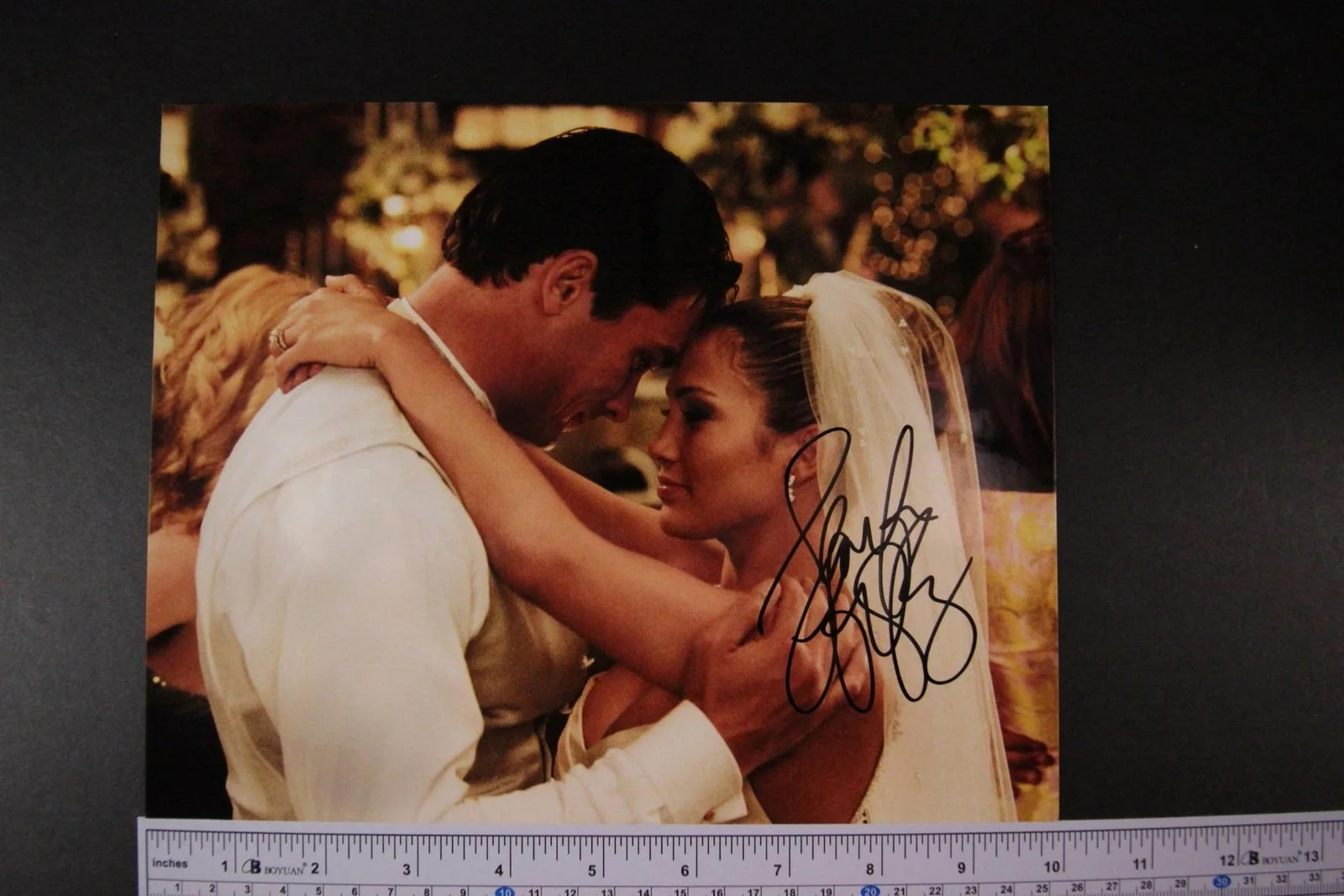 Jennifer Lopez — JENNIFER LOPEZ (SELENA~HUSTLERS~MAID IN MANHATTAN) AUTOGRAPH PHOTO~
