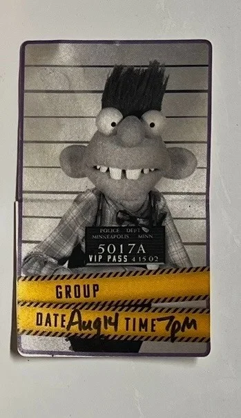 Brian Henson — Brian Henson Autographed hotdog from Puppet Up w/ Original Bag & VIP Pass, изображение 5