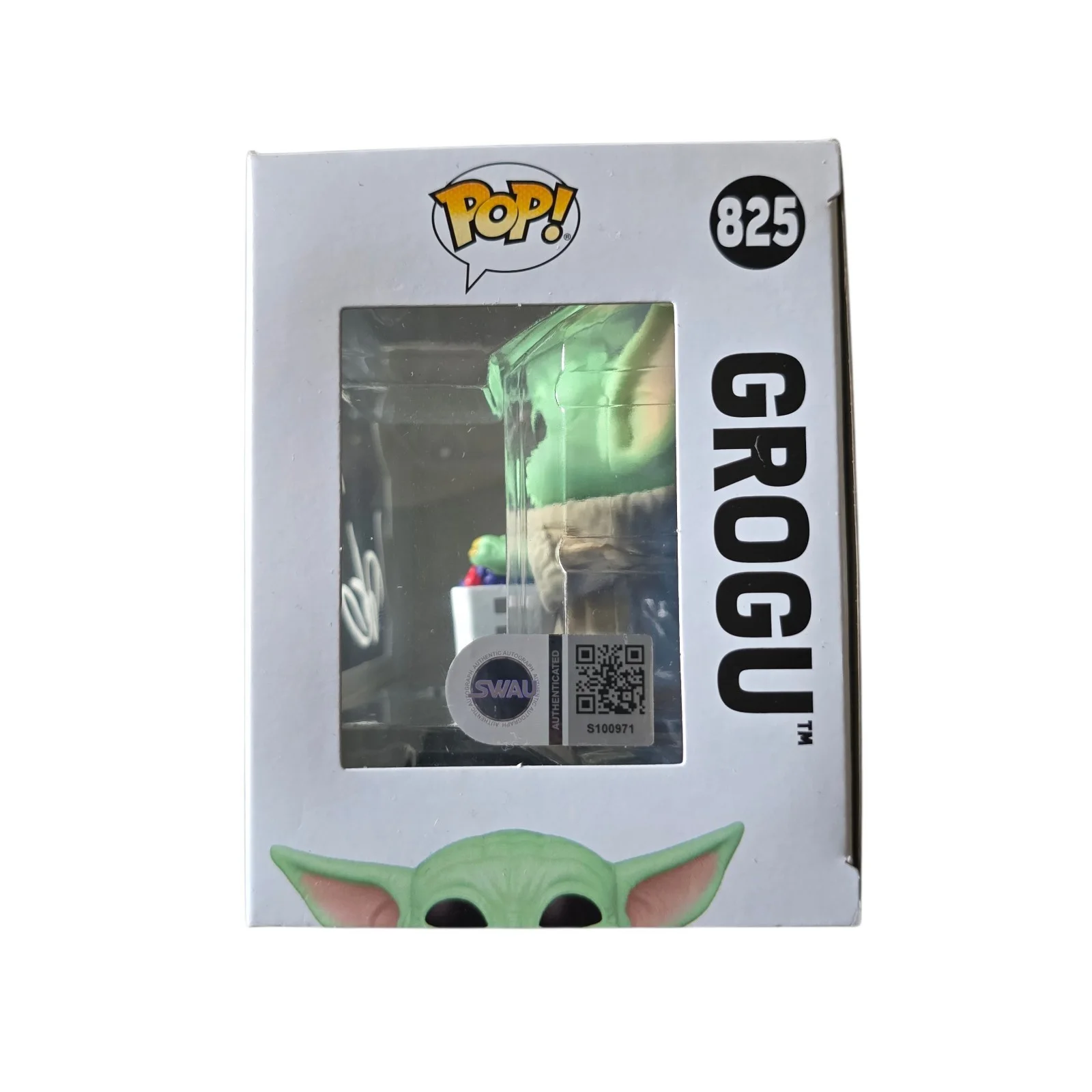 Jon Favreau, Dave Filoni — Jon Favreau & Dave Filoni Signed Grogu Funko 825 Mandalorian And Grogu SWAU COA, изображение 2