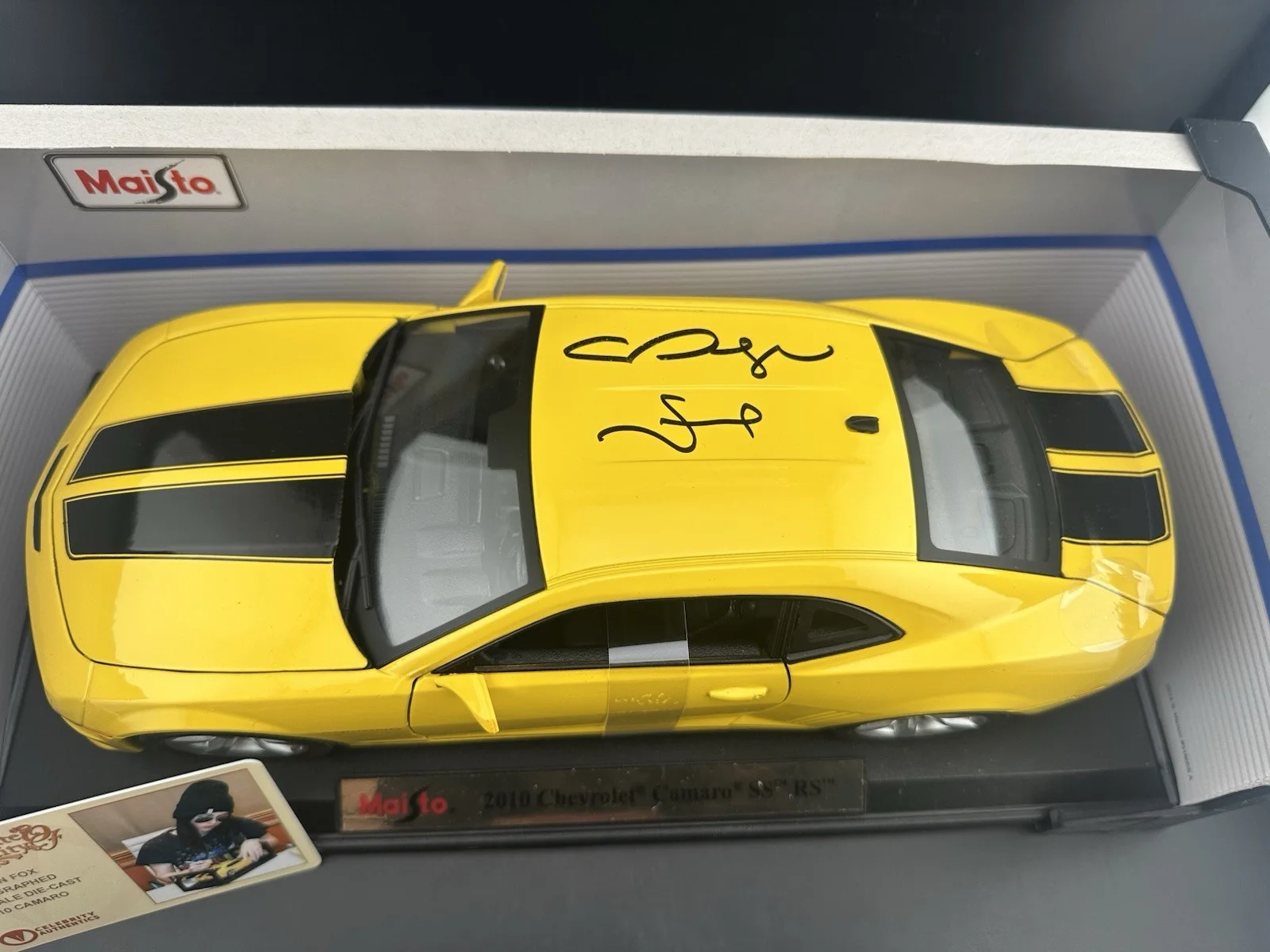 Megan Fox — Megan Fox Signed Autographed Diecast 1:18 Camero SS Celebrity Authentics COA, image 2