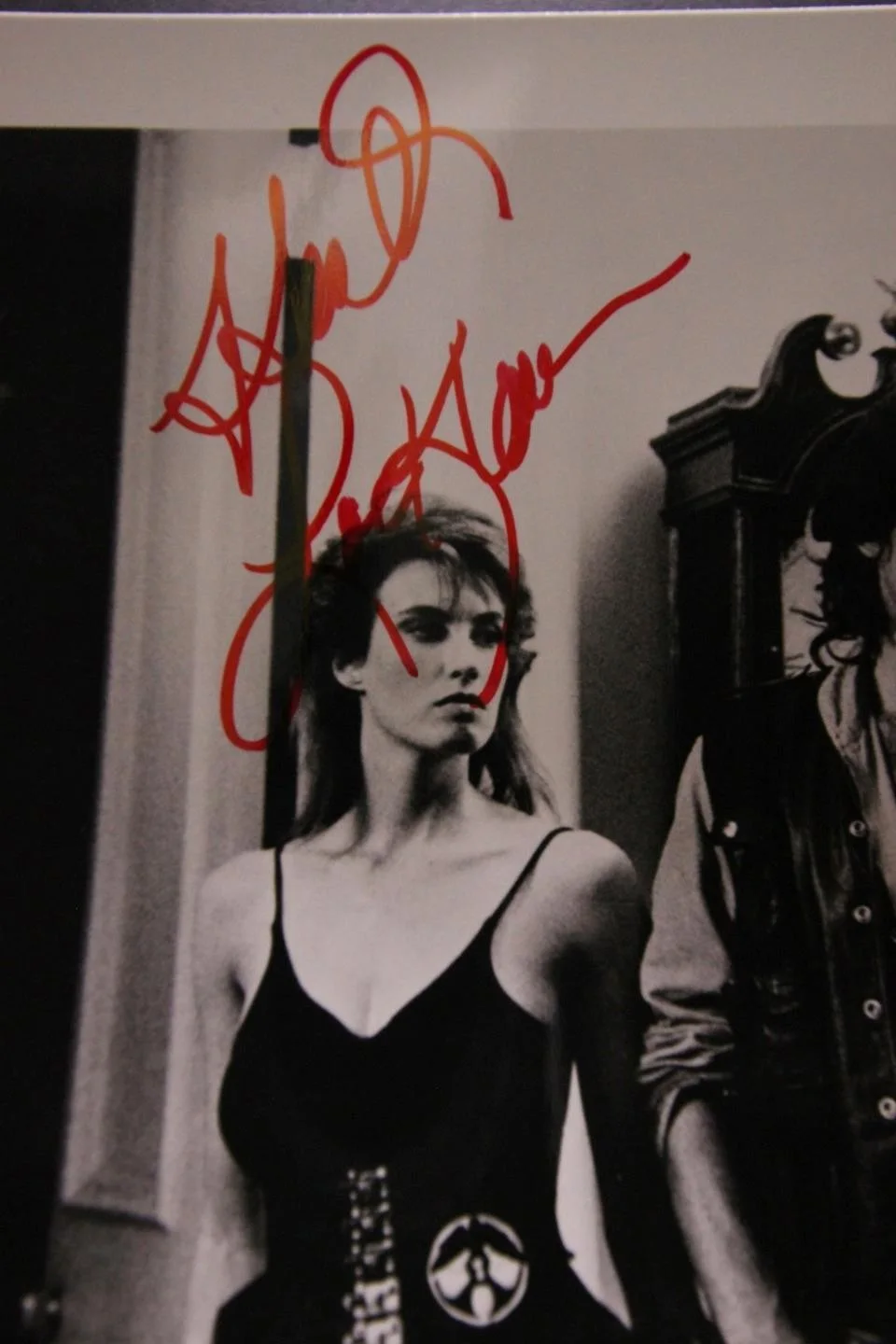 Heather Locklear — HEATHER LOCKLEAR (DYNASTY~RETURN OF SWAMP THING) AUTOGRAPH PHOTO~, image 2
