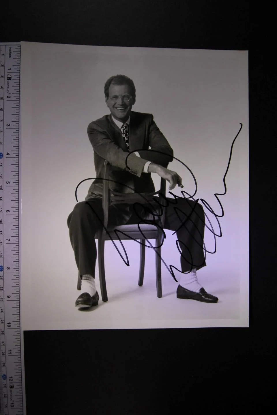 David Letterman — DAVID LETTERMAN (LATE NIGHT WITH DAVID LETTERMAN) AUTOGRAPH PHOTO~