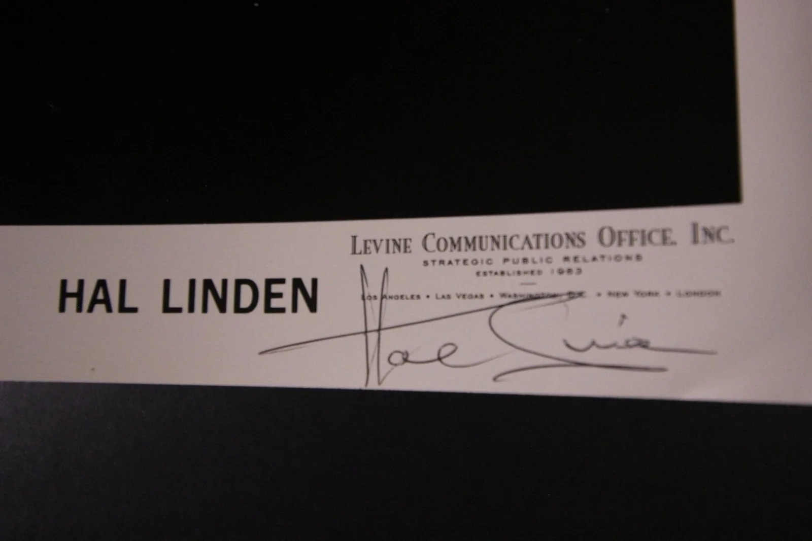 Hal Linden — HAL LINDEN (BARNEY MILLER) AUTOGRAPH PHOTO~, изображение 2