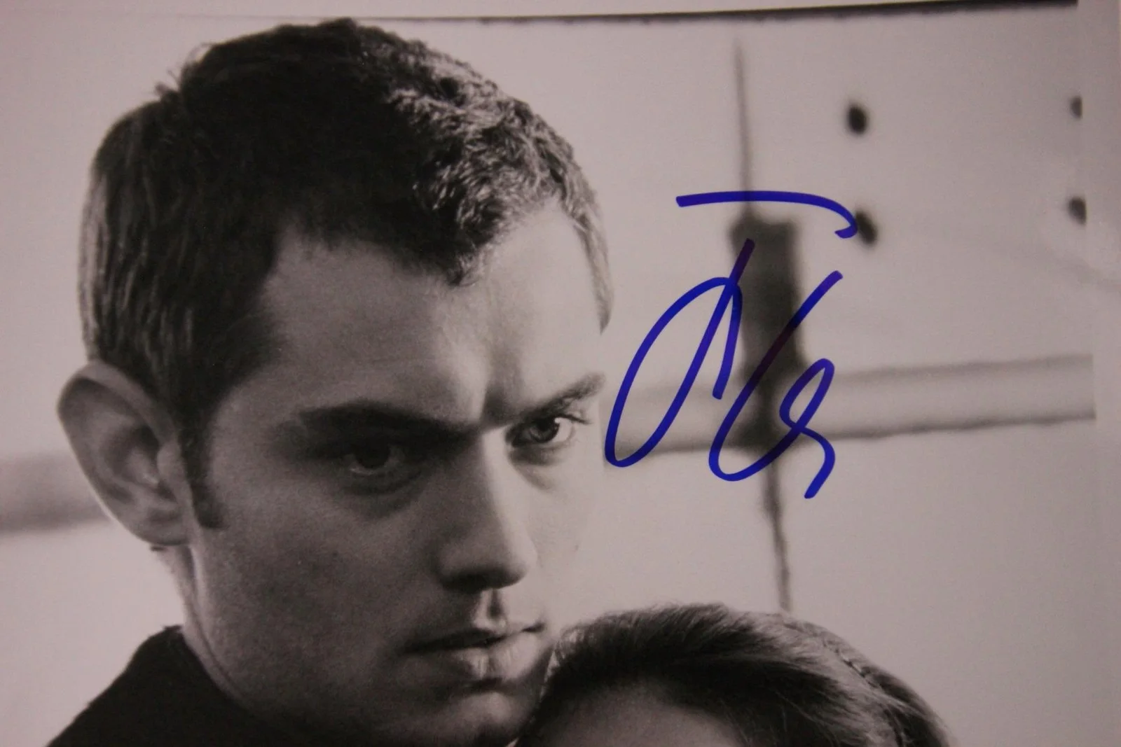 Jude Law — JUDE LAW (TALENTED MR. RIPLEY~WISDOM OF CROCODILES) AUTOGRAPH PHOTO~, изображение 2