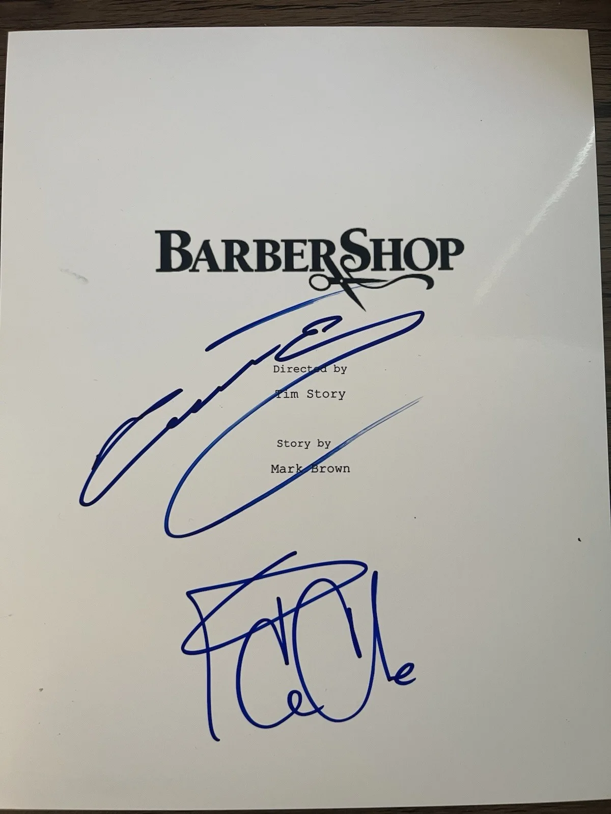 Ice Cube And Cedric The Entertainer — Cedric The Entertainer Ice Cube Signed Barbershop Movie Script Cover 8.5X11 Auto