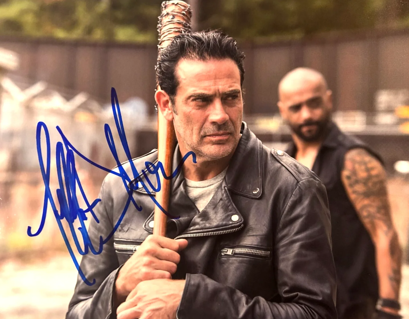 Jeffrey Dean Morgan — Jeffrey Dean Morgan Signed WALKING DEAD 8x10" Authentic Original Autograph w/COA, image 3