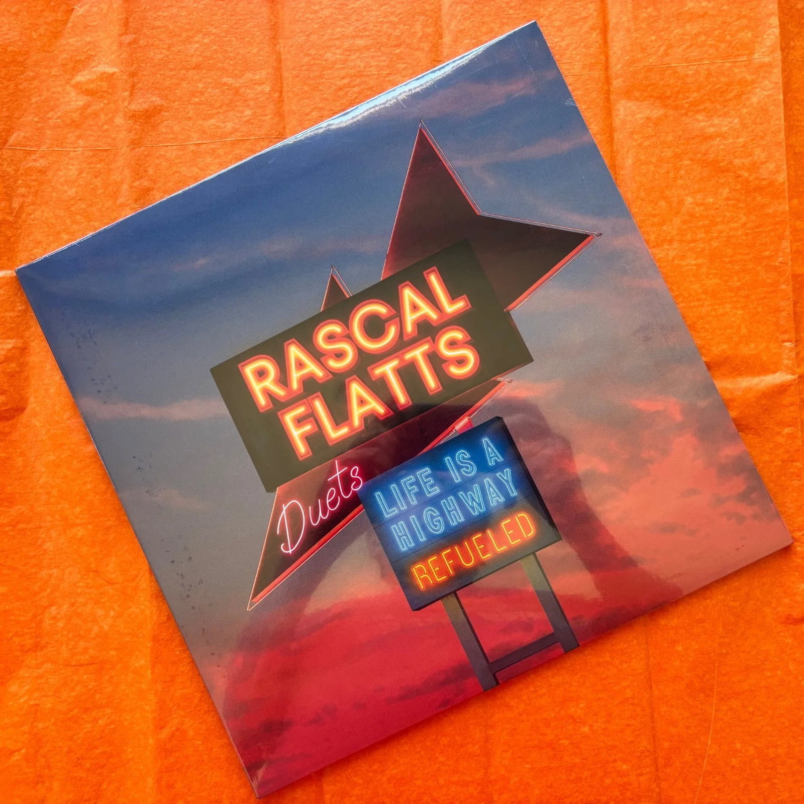 RASCAL FLATTS Life Is a Highway Refueled Duets TANGERINE COLORED Vinyl LP SIGNED, изображение 4