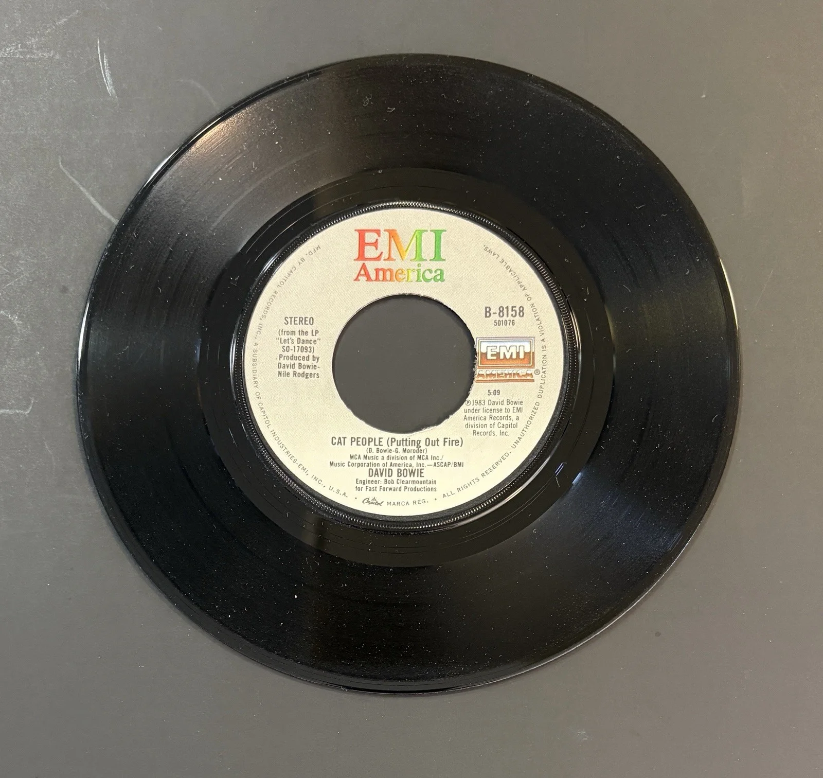 DAVID BOWIE signed Let's Dance vinyl 45 Record with COA, image 2