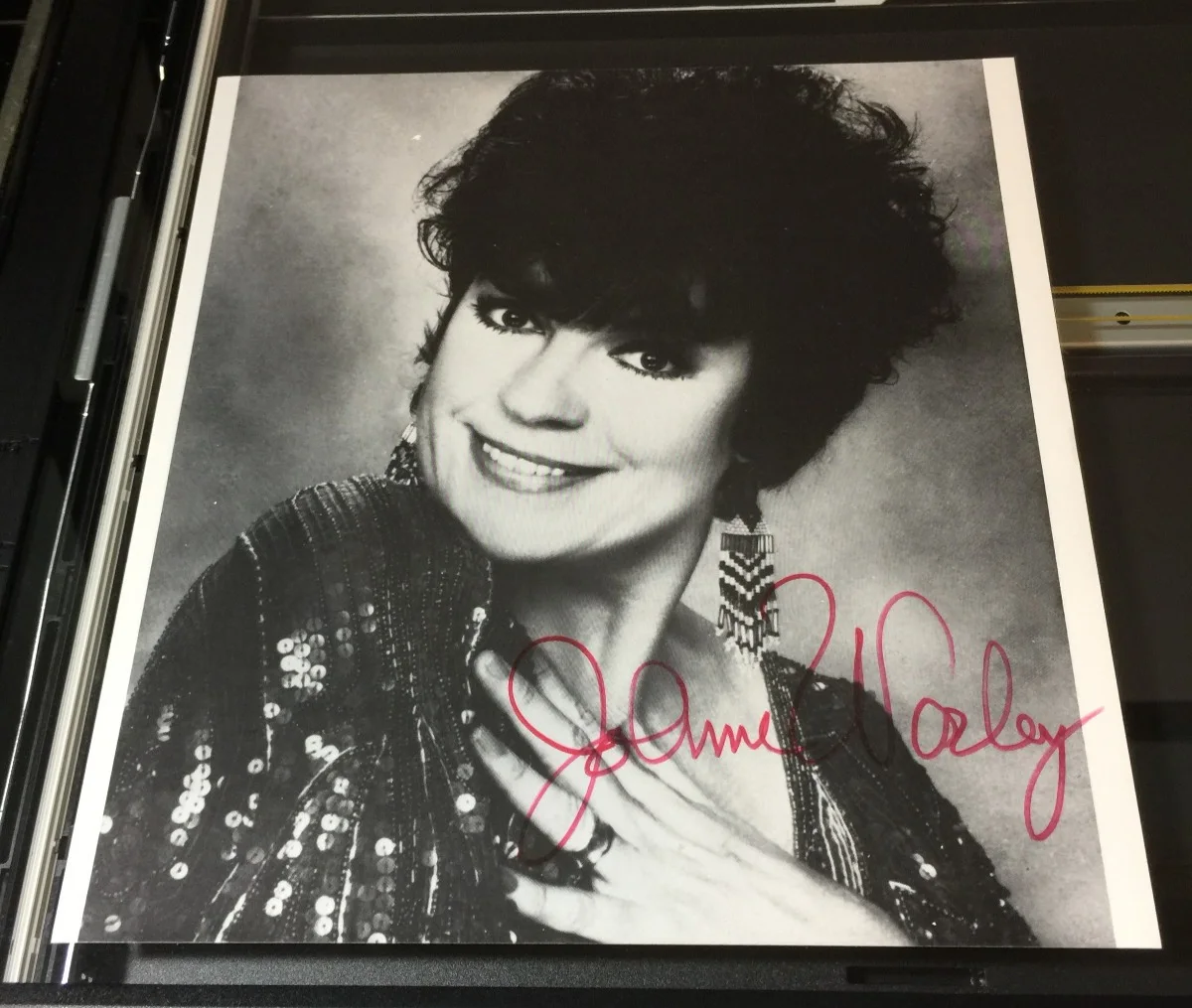 Jo Anne Worley — JO ANNE WORLEY lot 2 hand Signed Autographed LEGEND COMIC - LAUGH IN, изображение 4